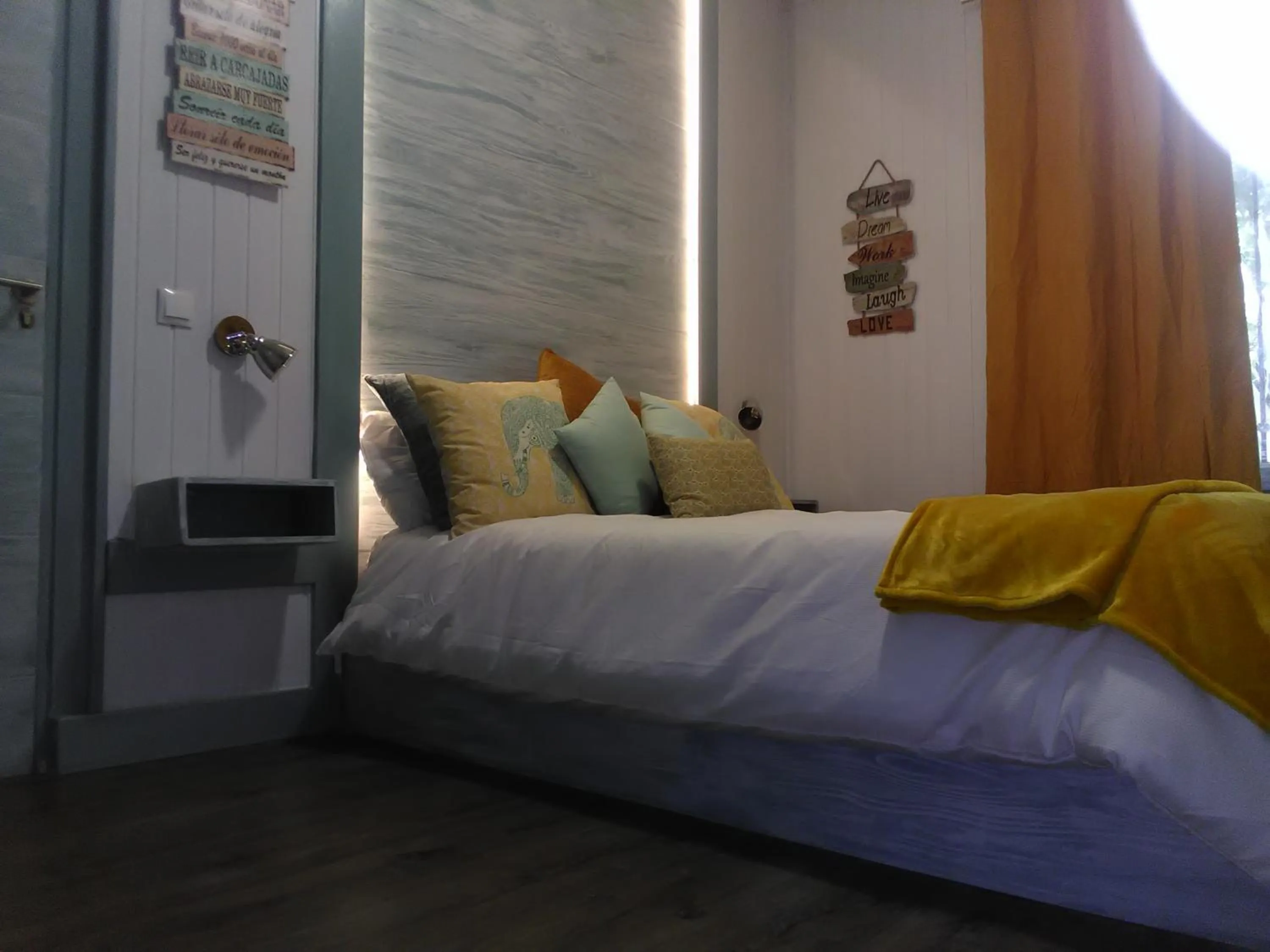 Photo of the whole room, Bed in Villa Palma