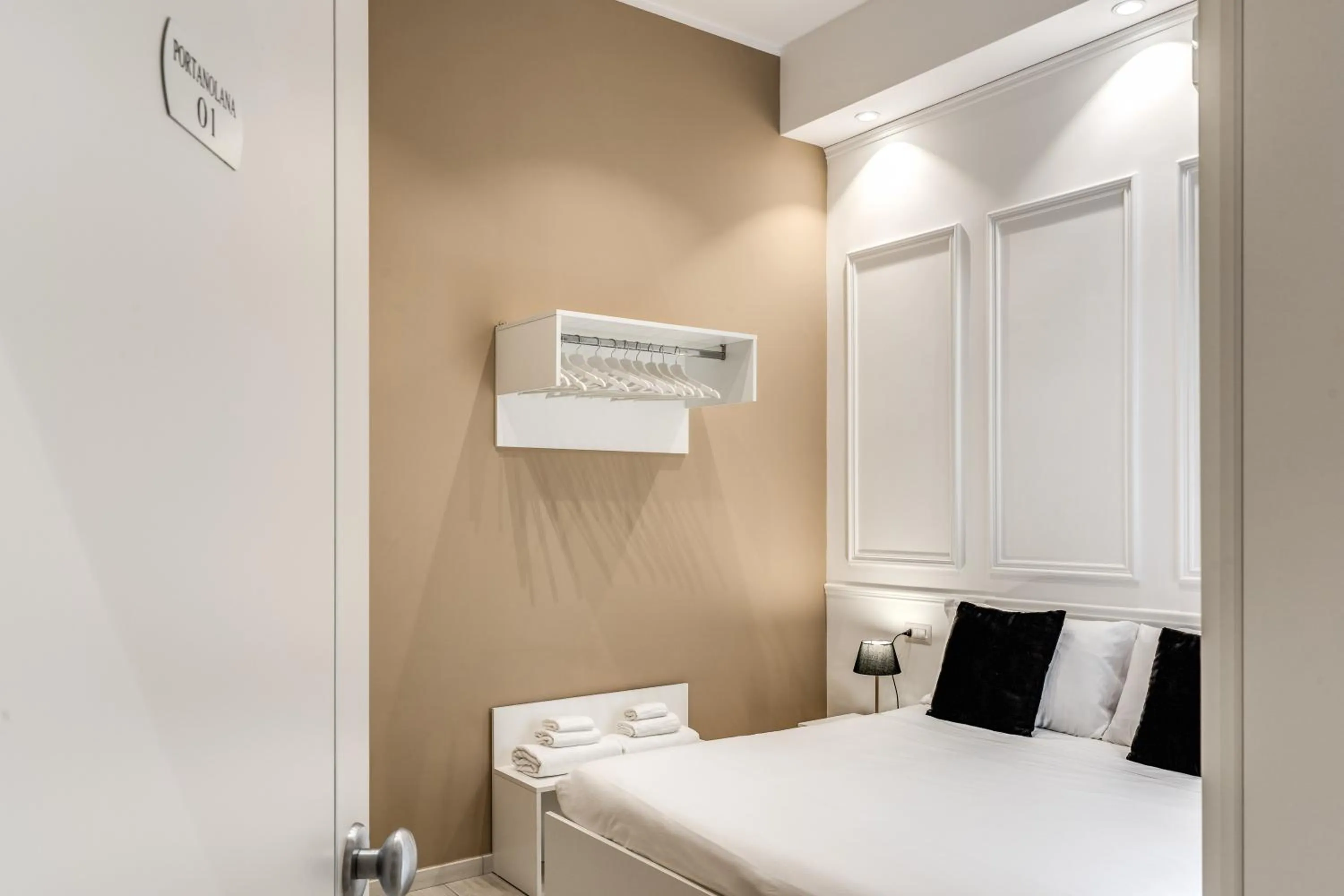 Bedroom, Bed in RAGGIO DI SOLE - ATAROOMS Collection