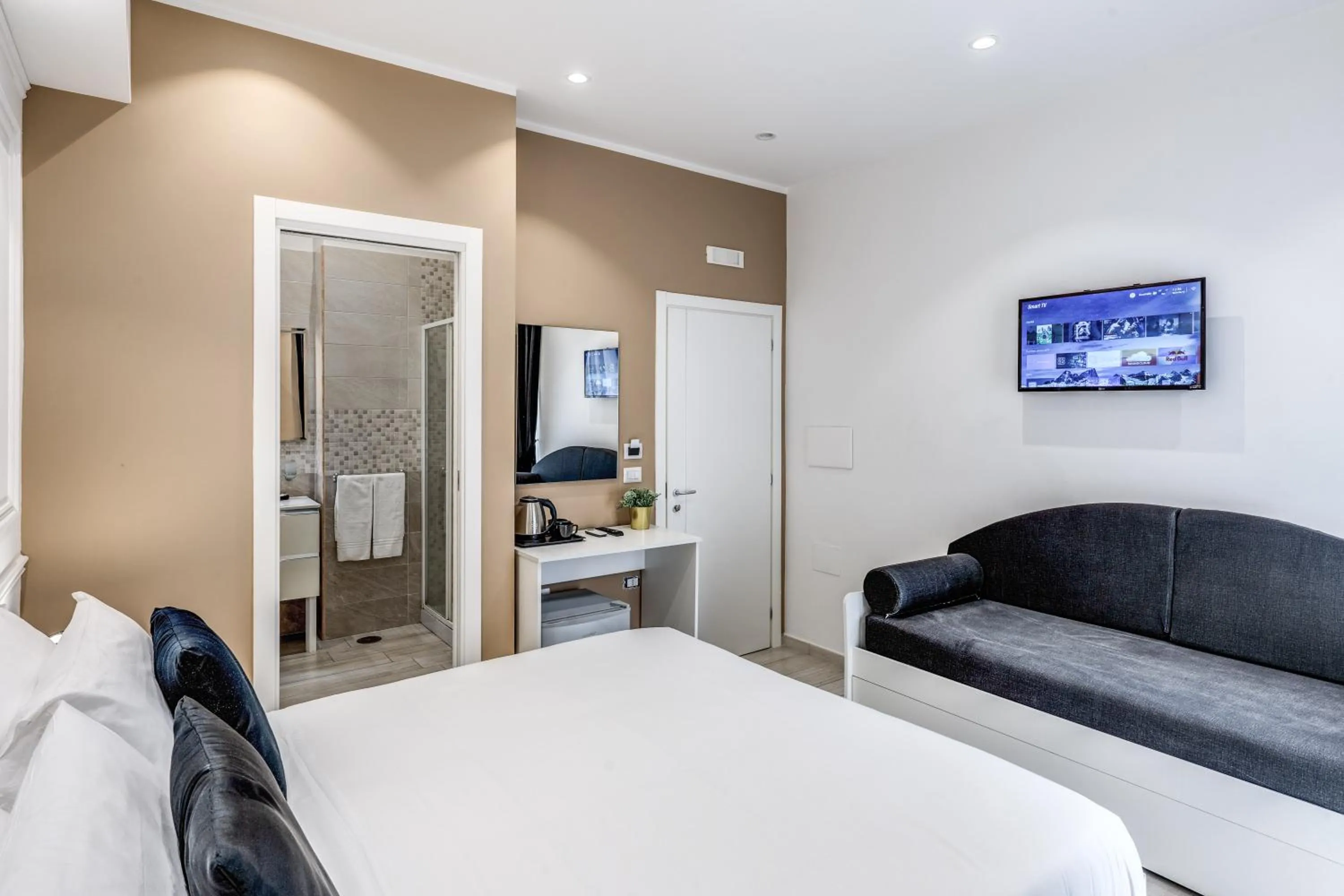 Bedroom, Bed in RAGGIO DI SOLE - ATAROOMS Collection