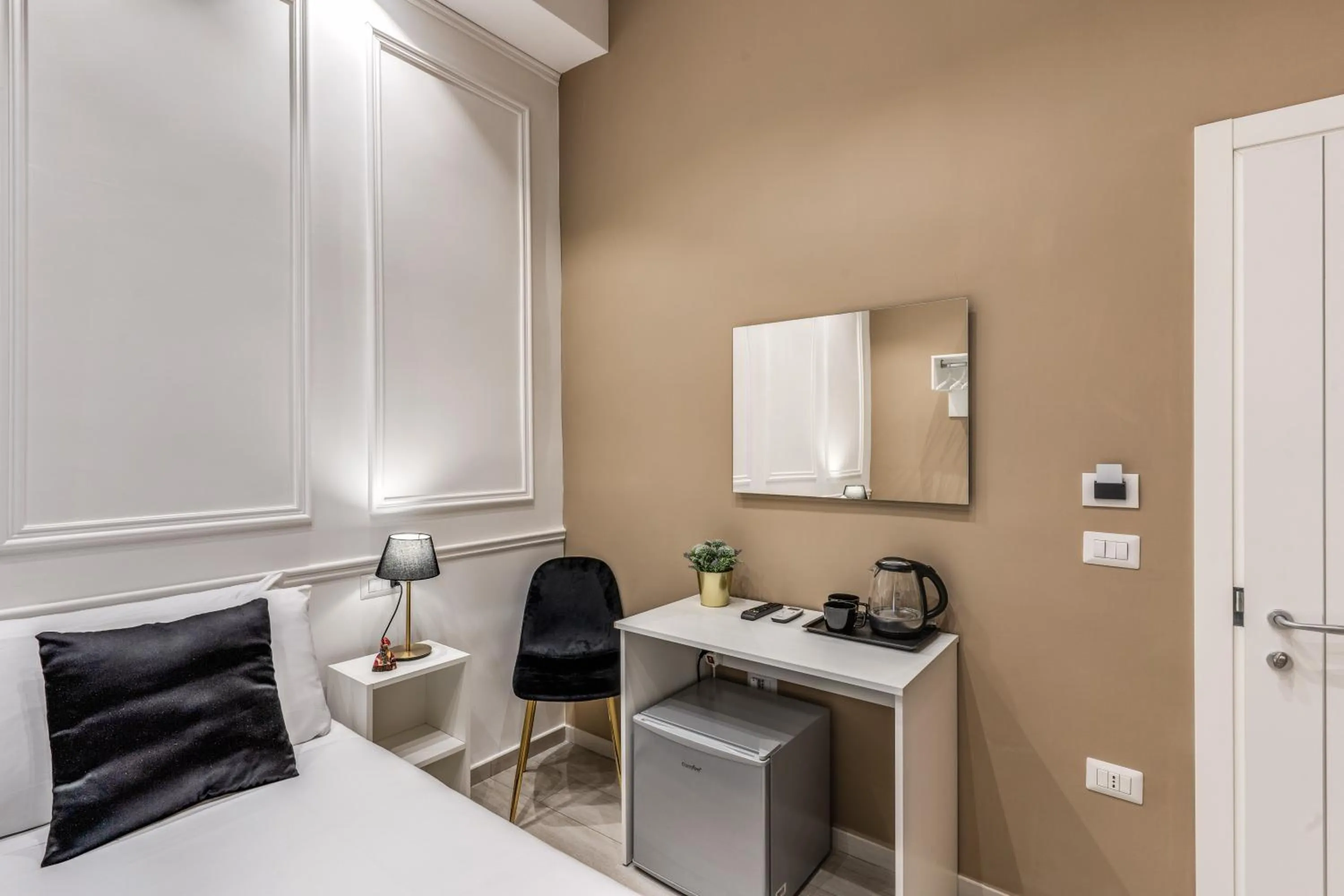 Bedroom in RAGGIO DI SOLE - ATAROOMS Collection