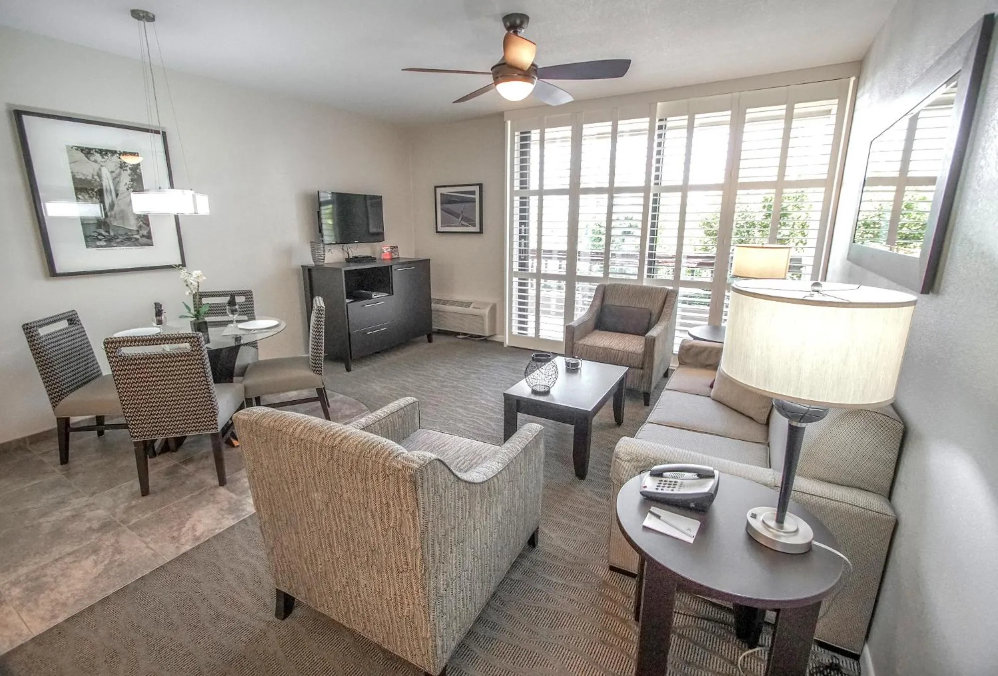 Living room in Palm Springs Tennis Club