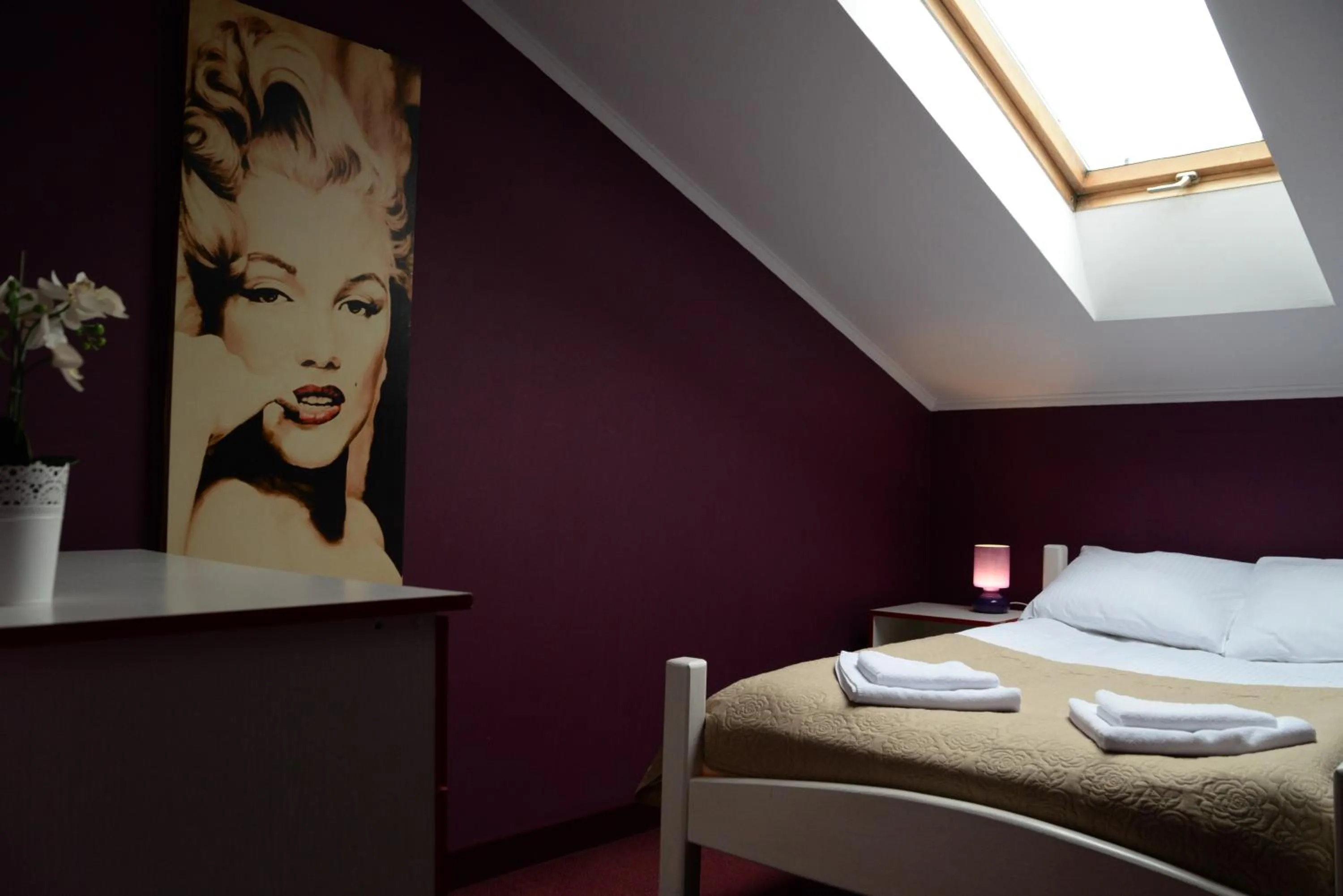 Photo of the whole room, Bed in Zajazd Pod Gwiazdami