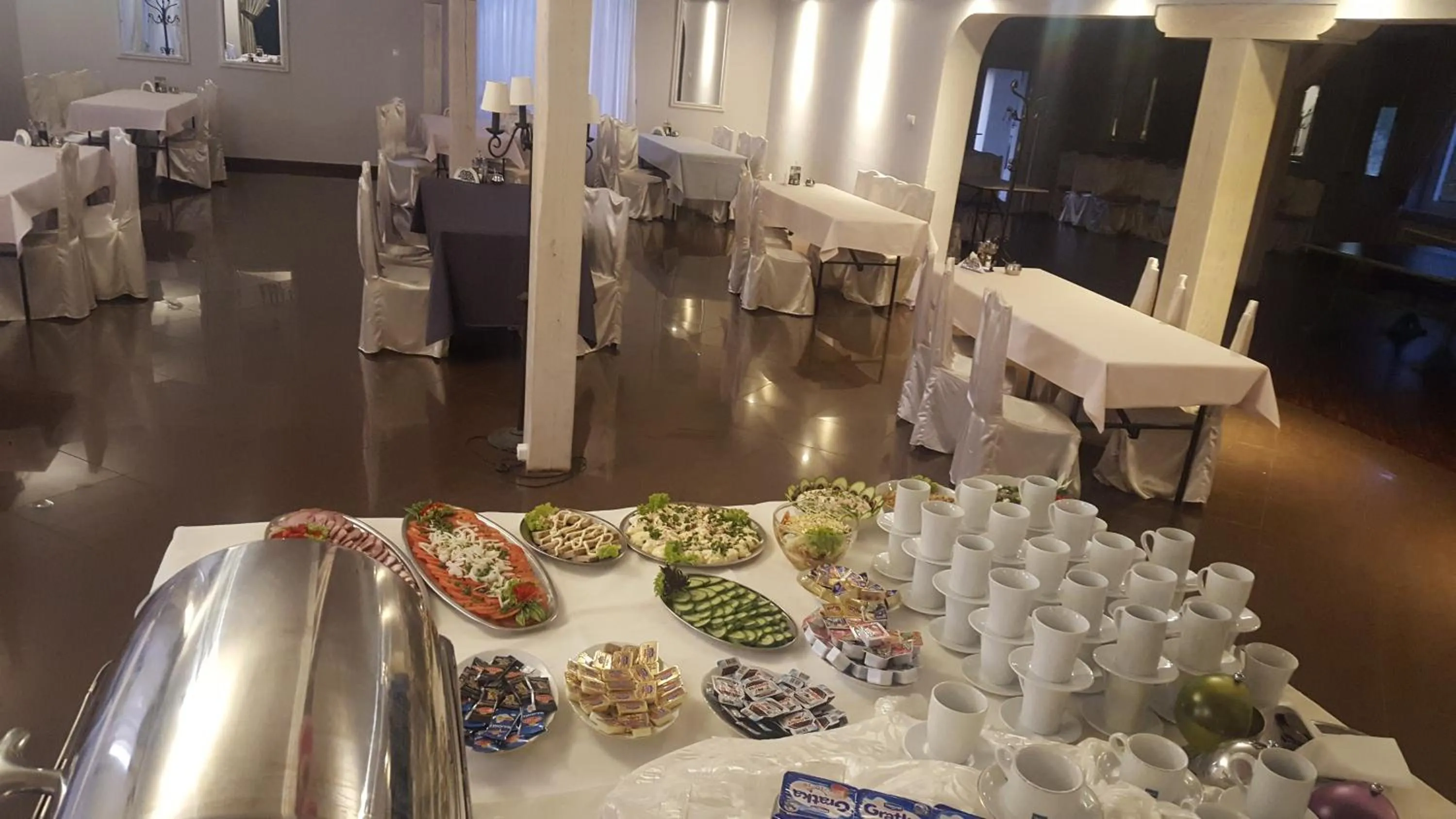 Buffet breakfast in Zajazd Pod Gwiazdami