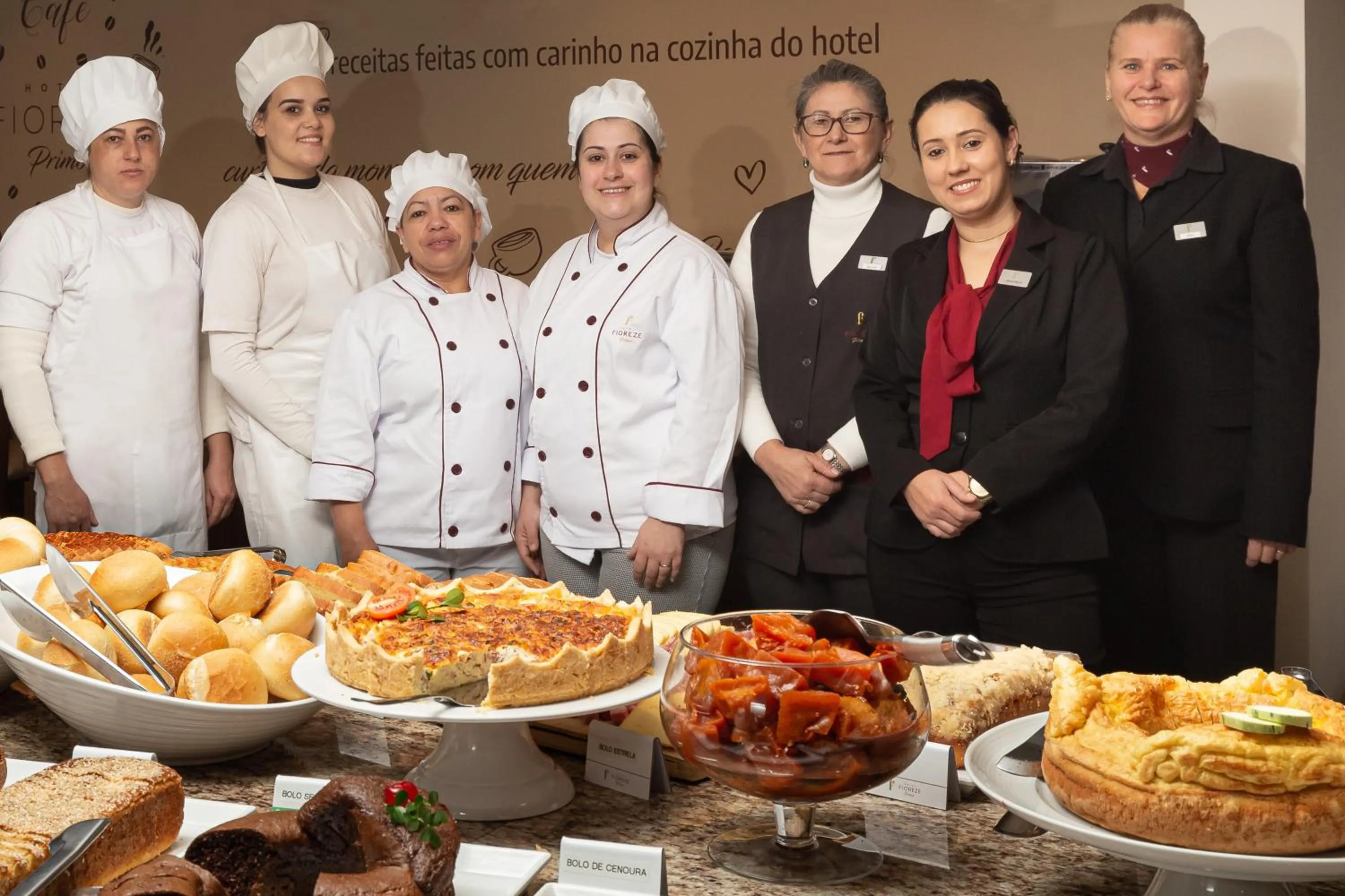 Staff in Hotel Fioreze Primo - 800m da Rua Coberta