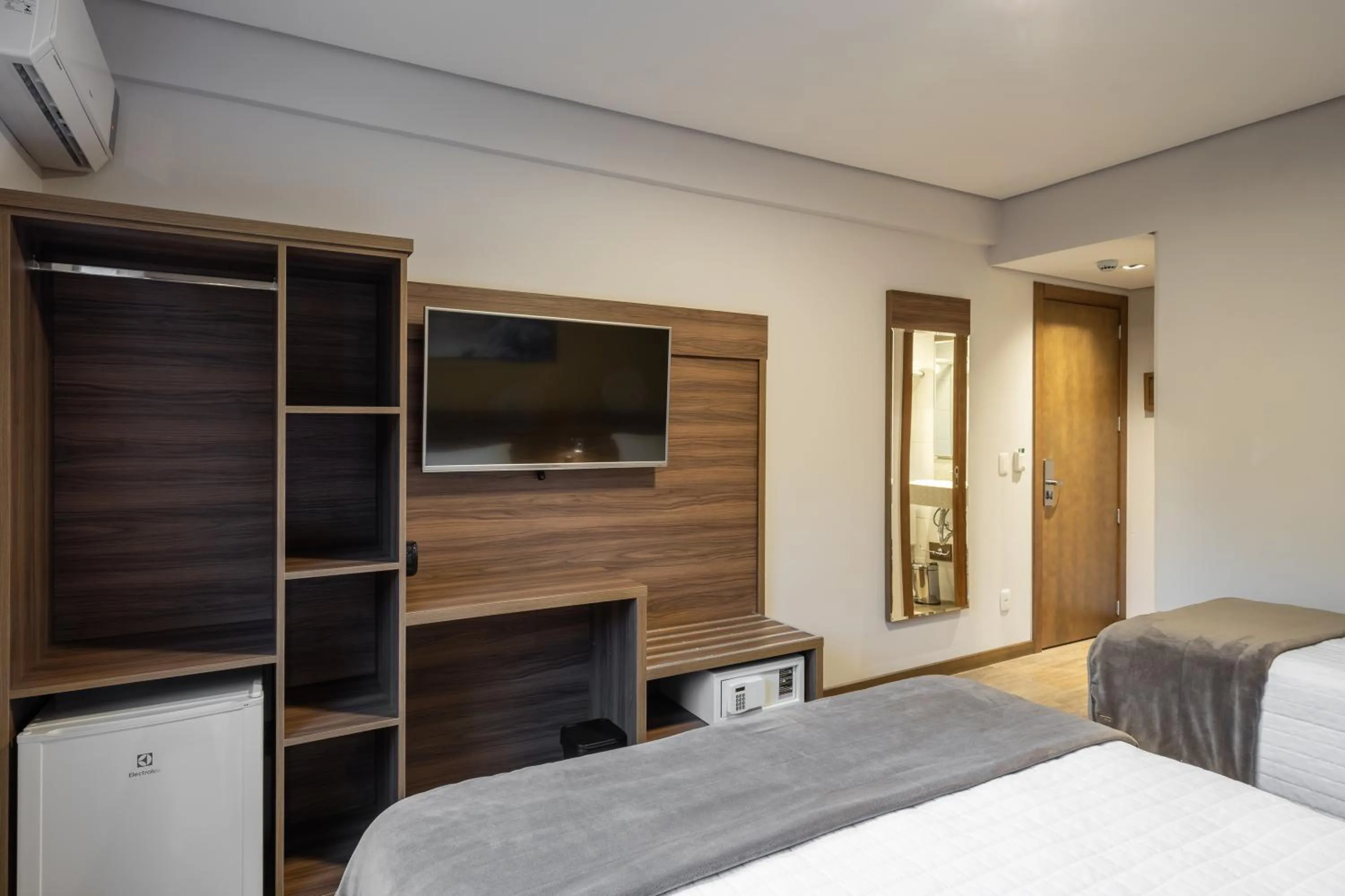 Bedroom, Bed in Hotel Fioreze Primo - 800m da Rua Coberta