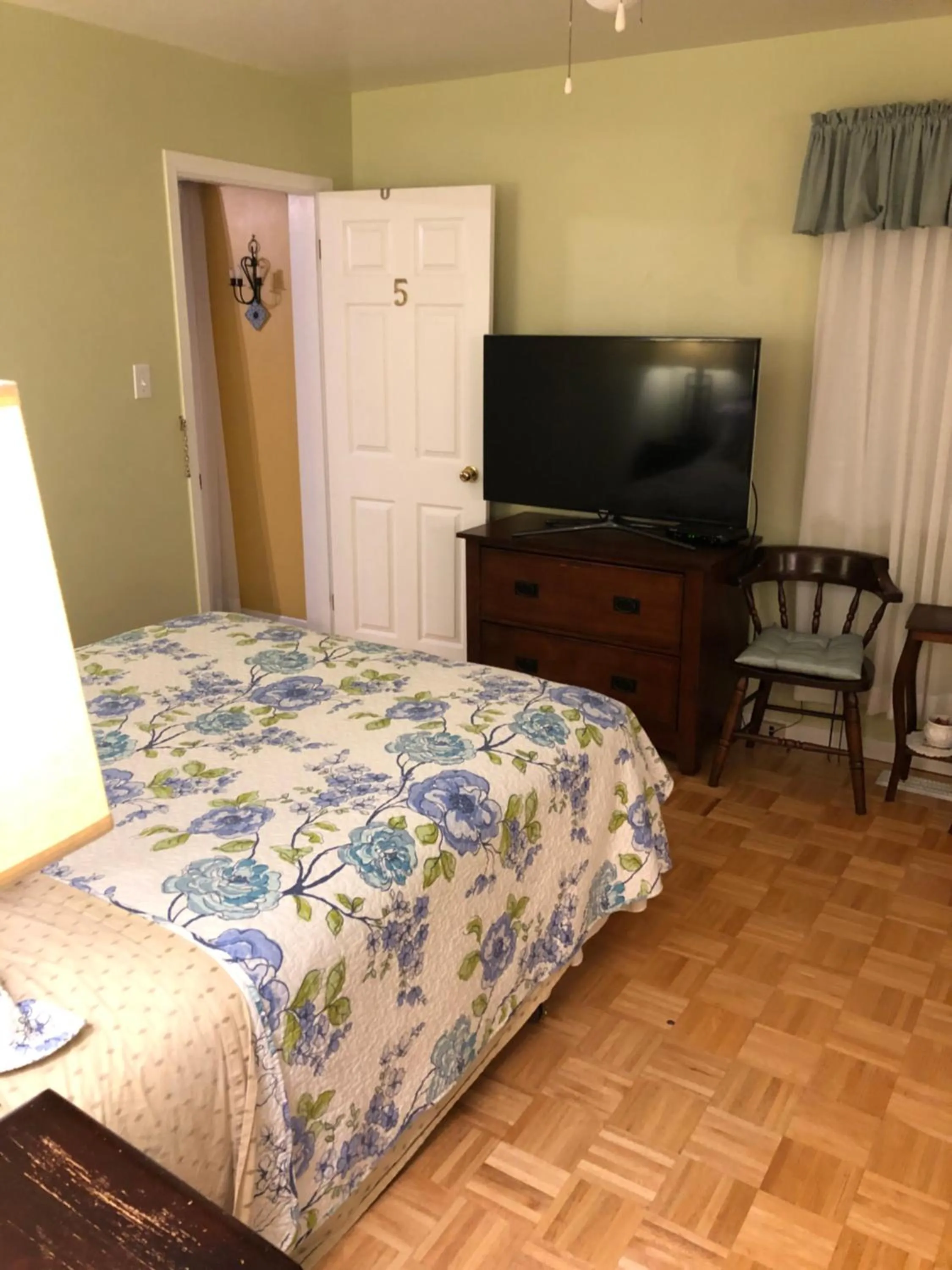 Bed in LaCasa enShediac