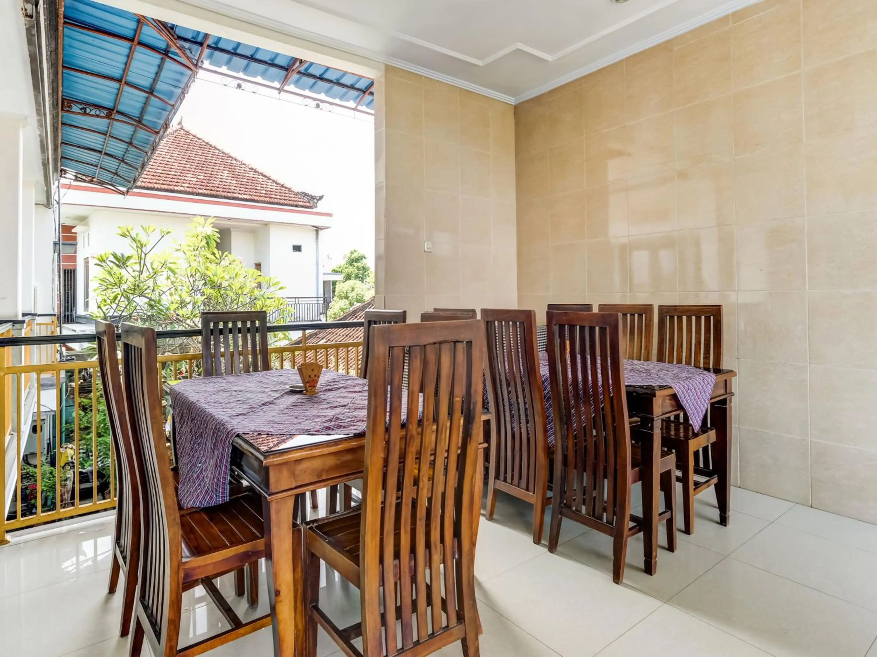 Restaurant/places to eat in Antara Sunset Road