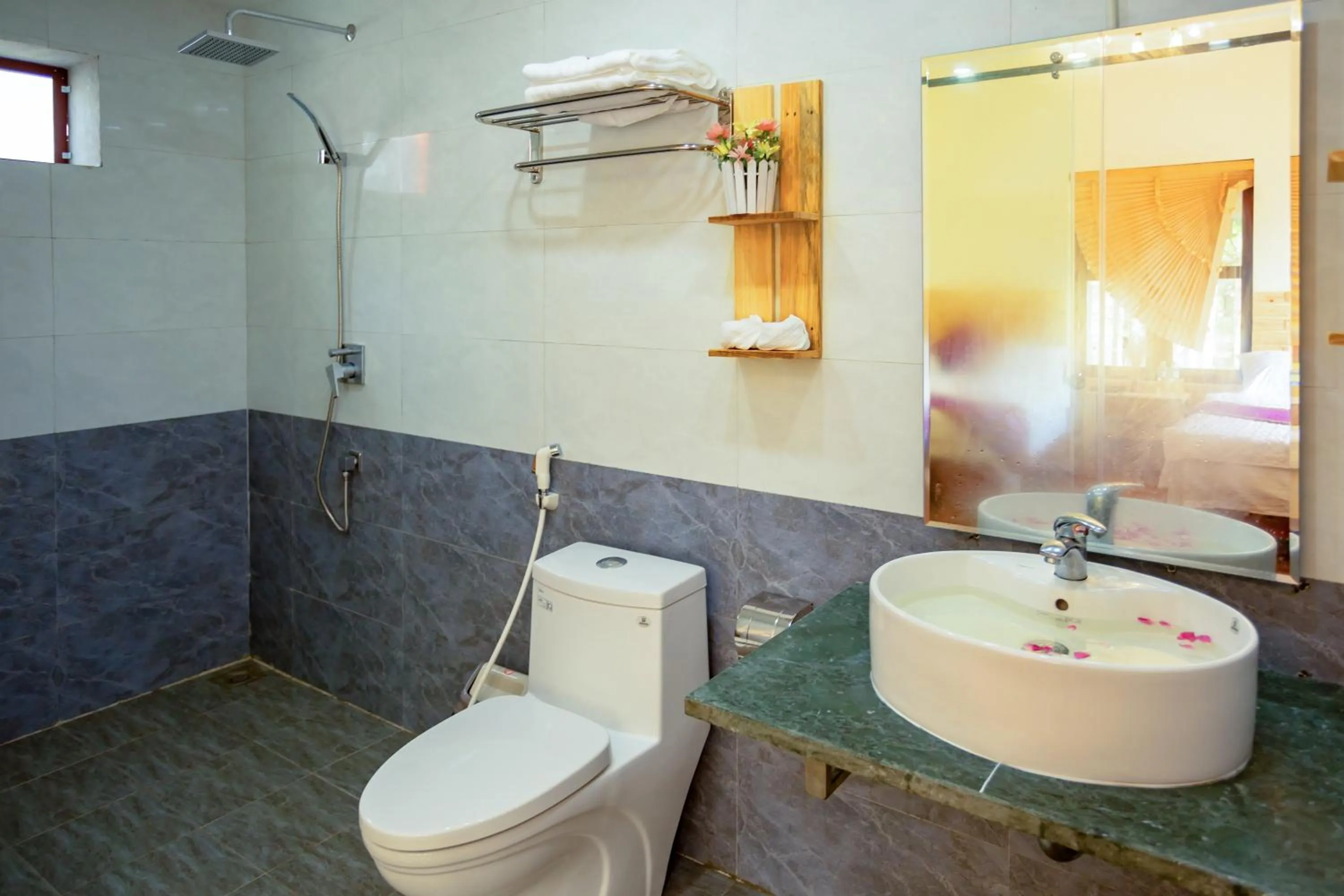 Shower in Tam Coc Lavender Homestay -Authentic Ninh Binh Experiences