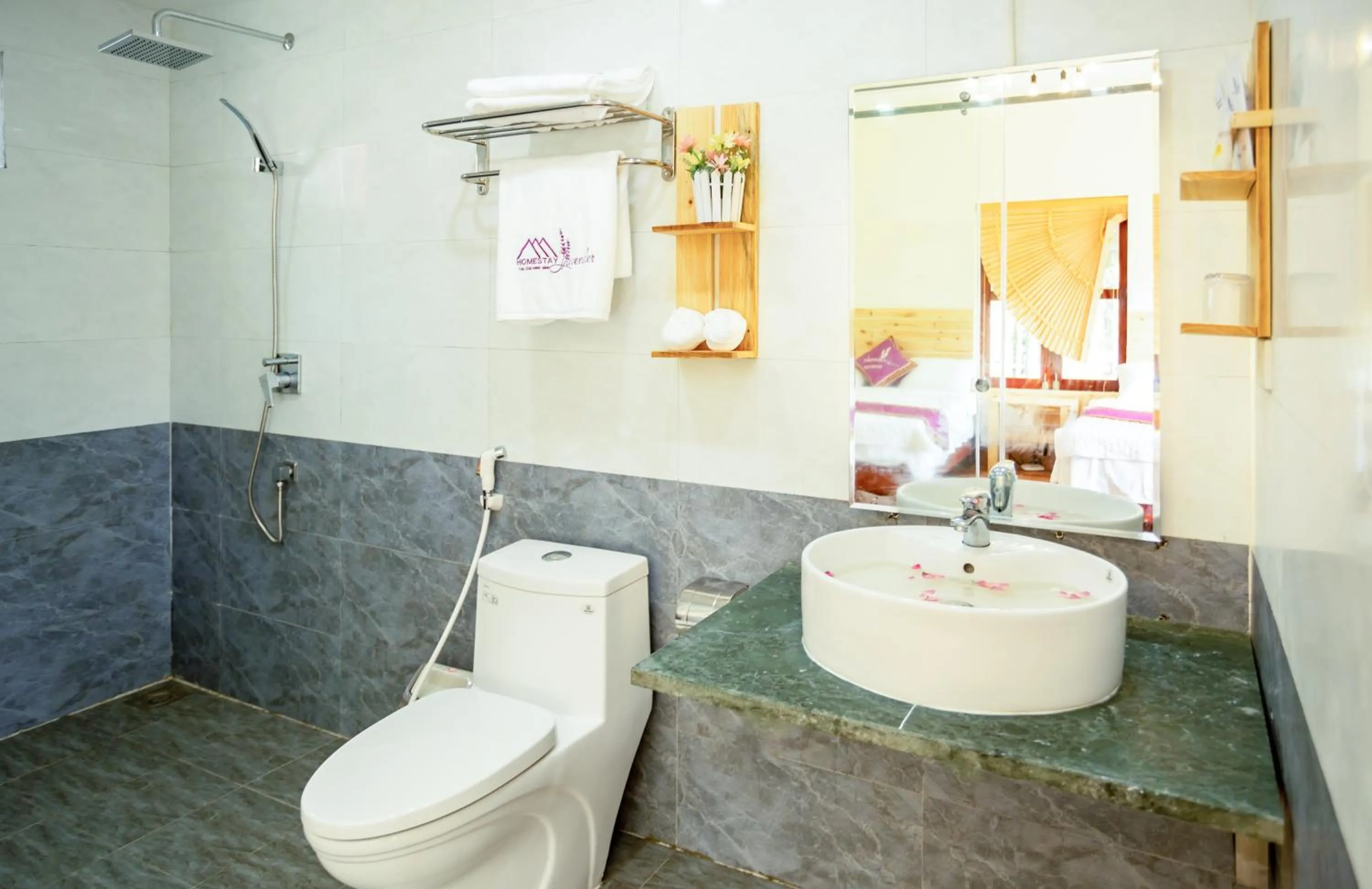Shower in Tam Coc Lavender Homestay -Authentic Ninh Binh Experiences
