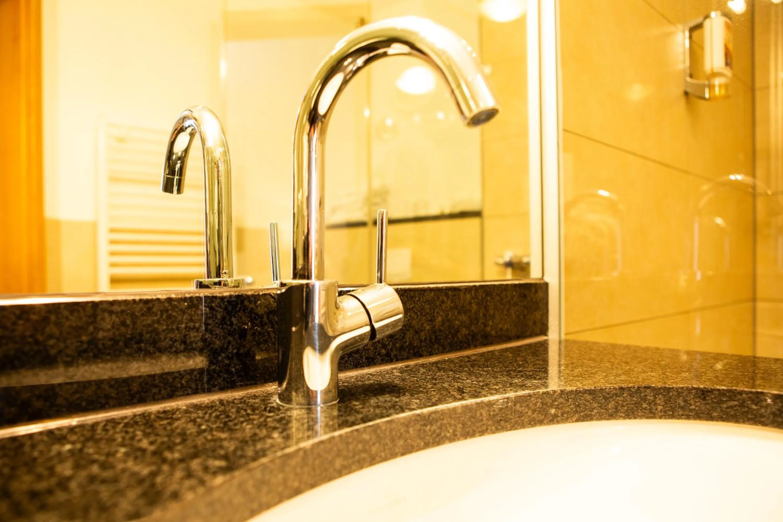 Shower in Ringhotel Appelbaum Gütersloh