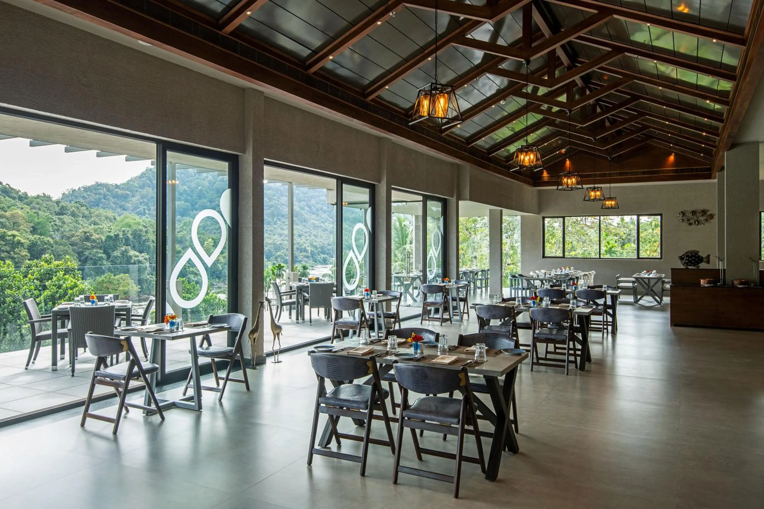 Restaurant/places to eat in Niraamaya Retreats Samroha Athirappilly