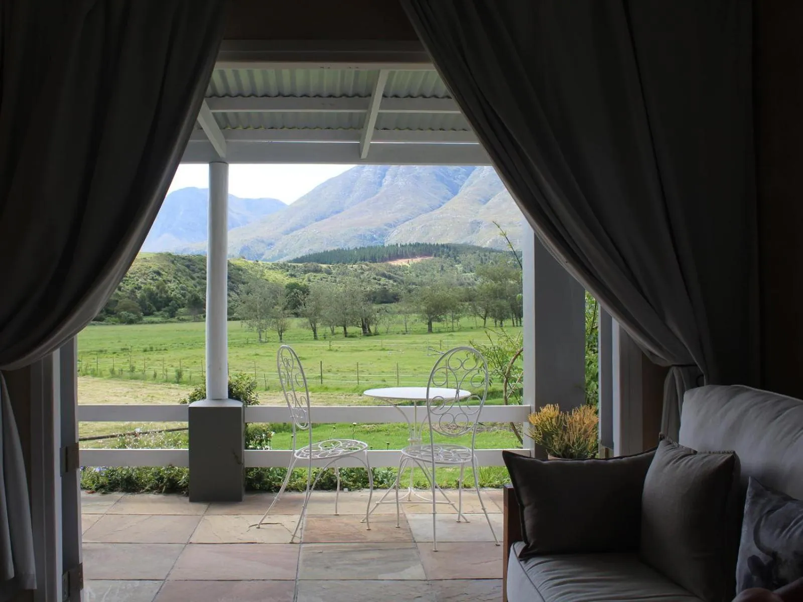 Mountain view in Arumvale Country Retreat