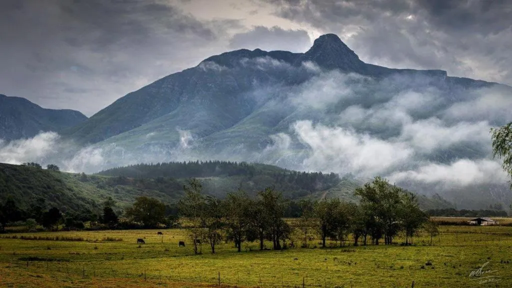 Mountain view in Arumvale Country Retreat