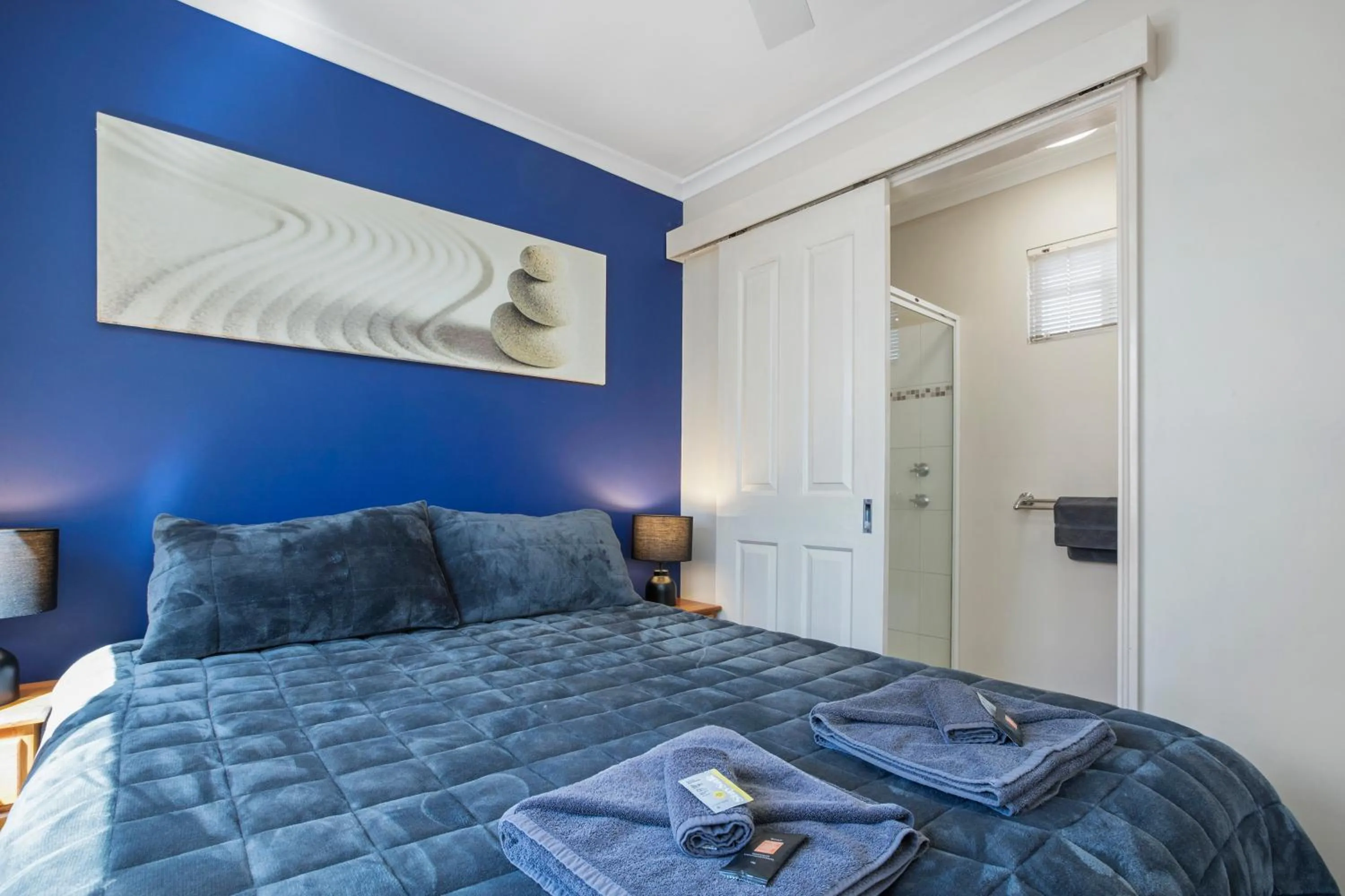 Bedroom, Bed in The Cove Holiday Village