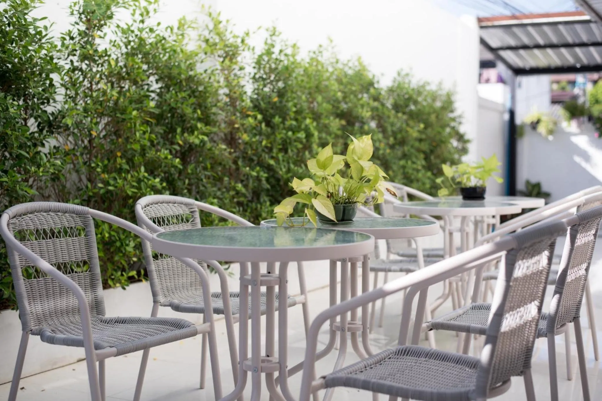 Dining area in Malizon Hotel and Residences