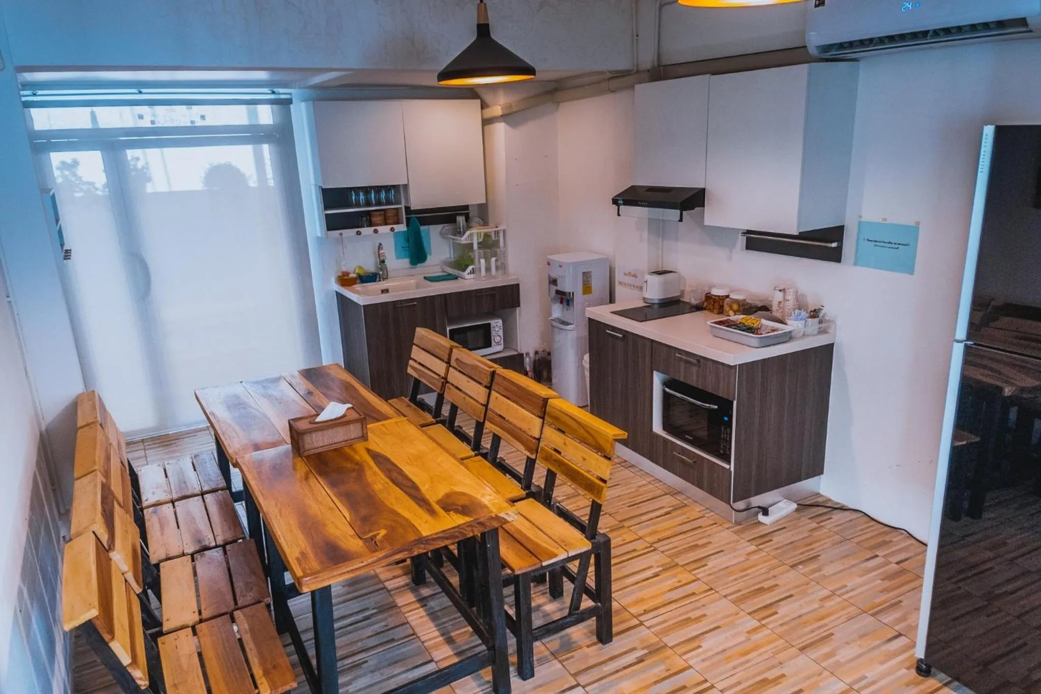 Restaurant/places to eat in Malizon Hotel and Residences