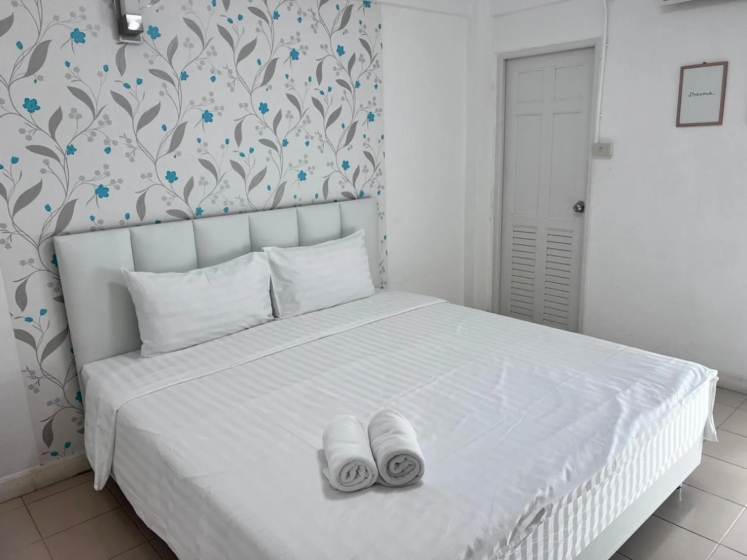 Bed in Malizon Hotel and Residences