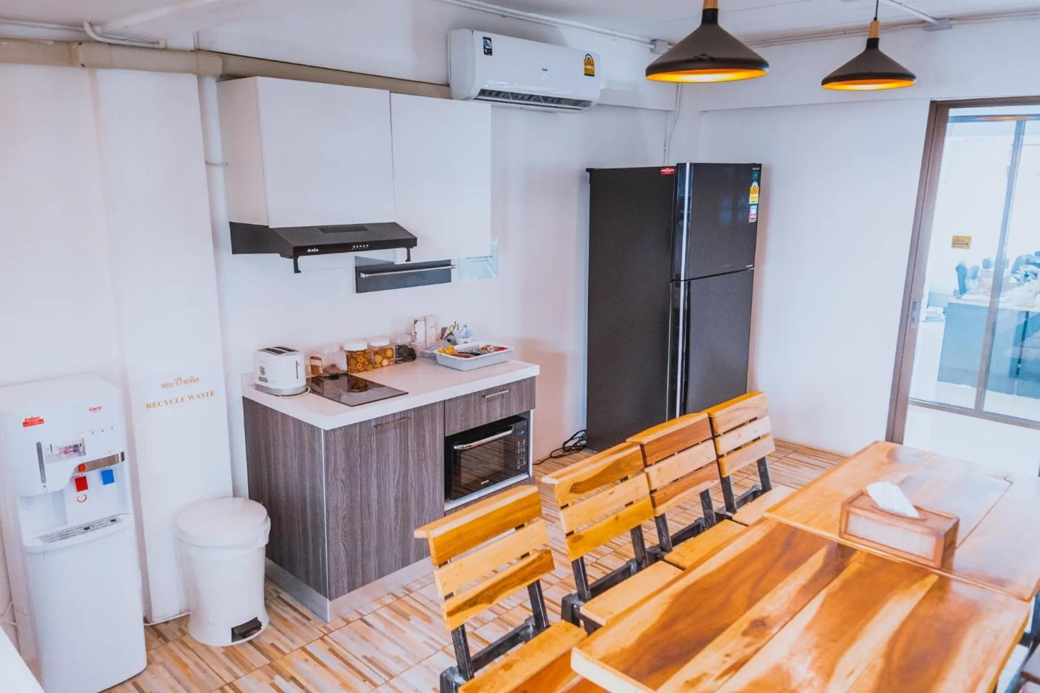 Kitchen or kitchenette in Malizon Hotel and Residences