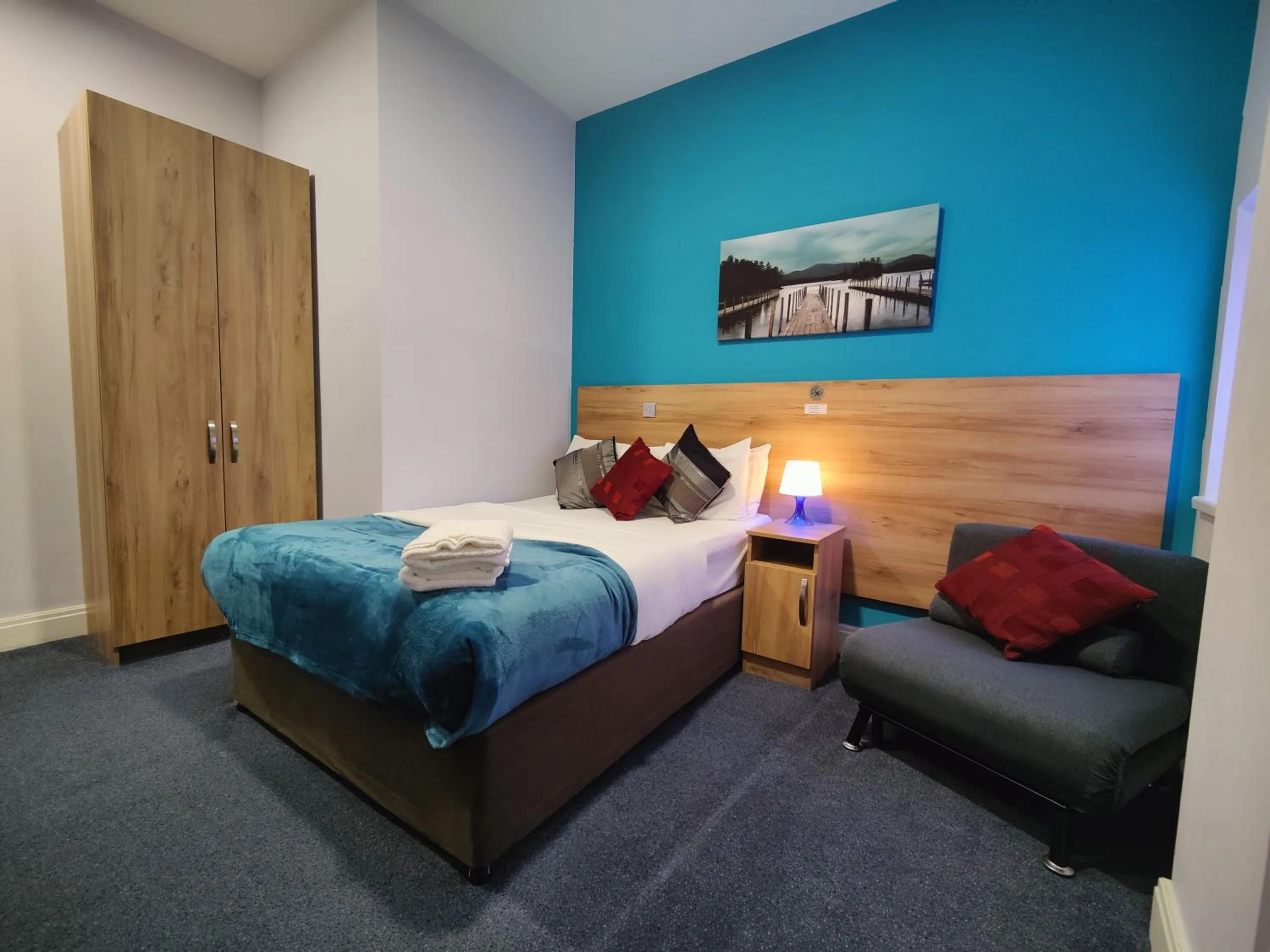 Bed in Wellesley Hotel