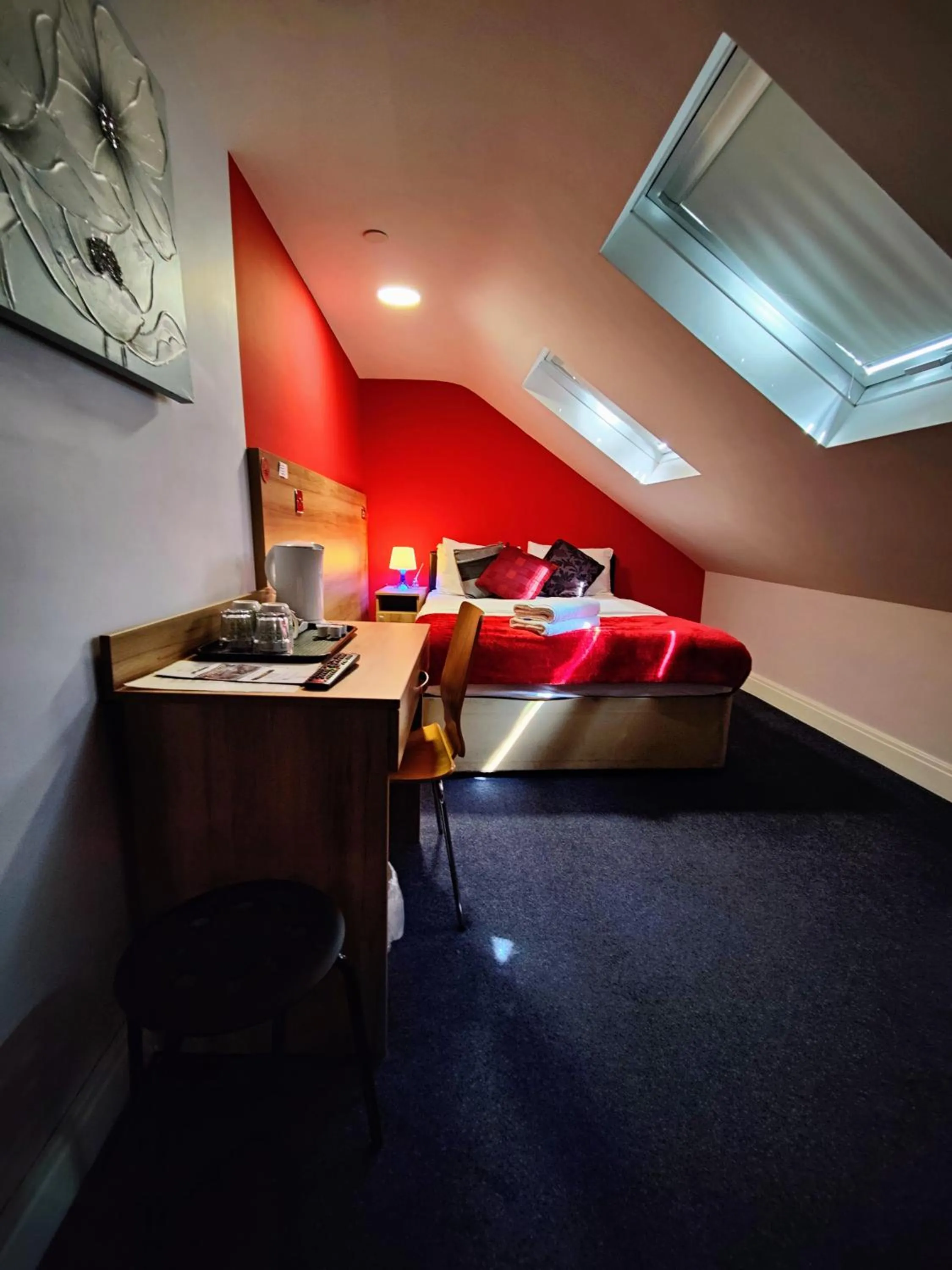 Bed in Wellesley Hotel