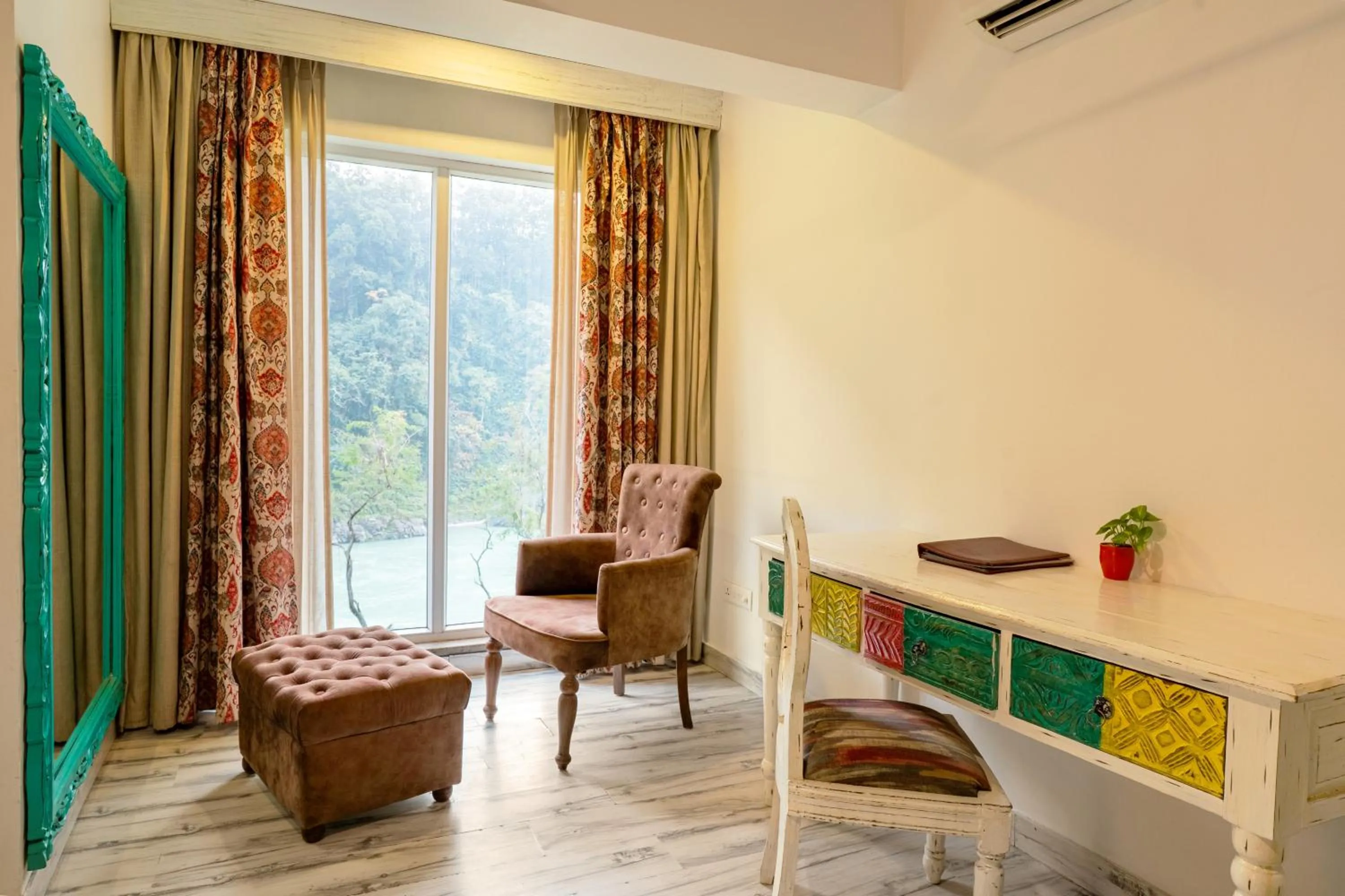 Bedroom in Summit By The Ganges Beach Resort & Spa