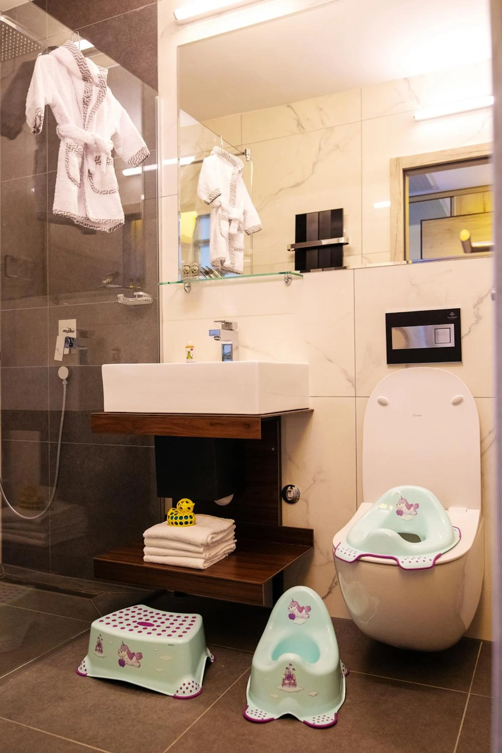 Shower in Hotel Haliaetum - San Simon Resort