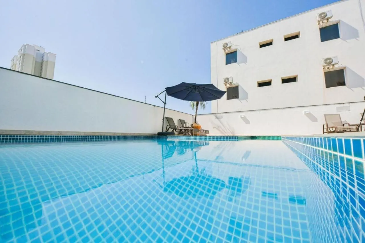 Swimming pool in Araçatuba Plaza Hotel
