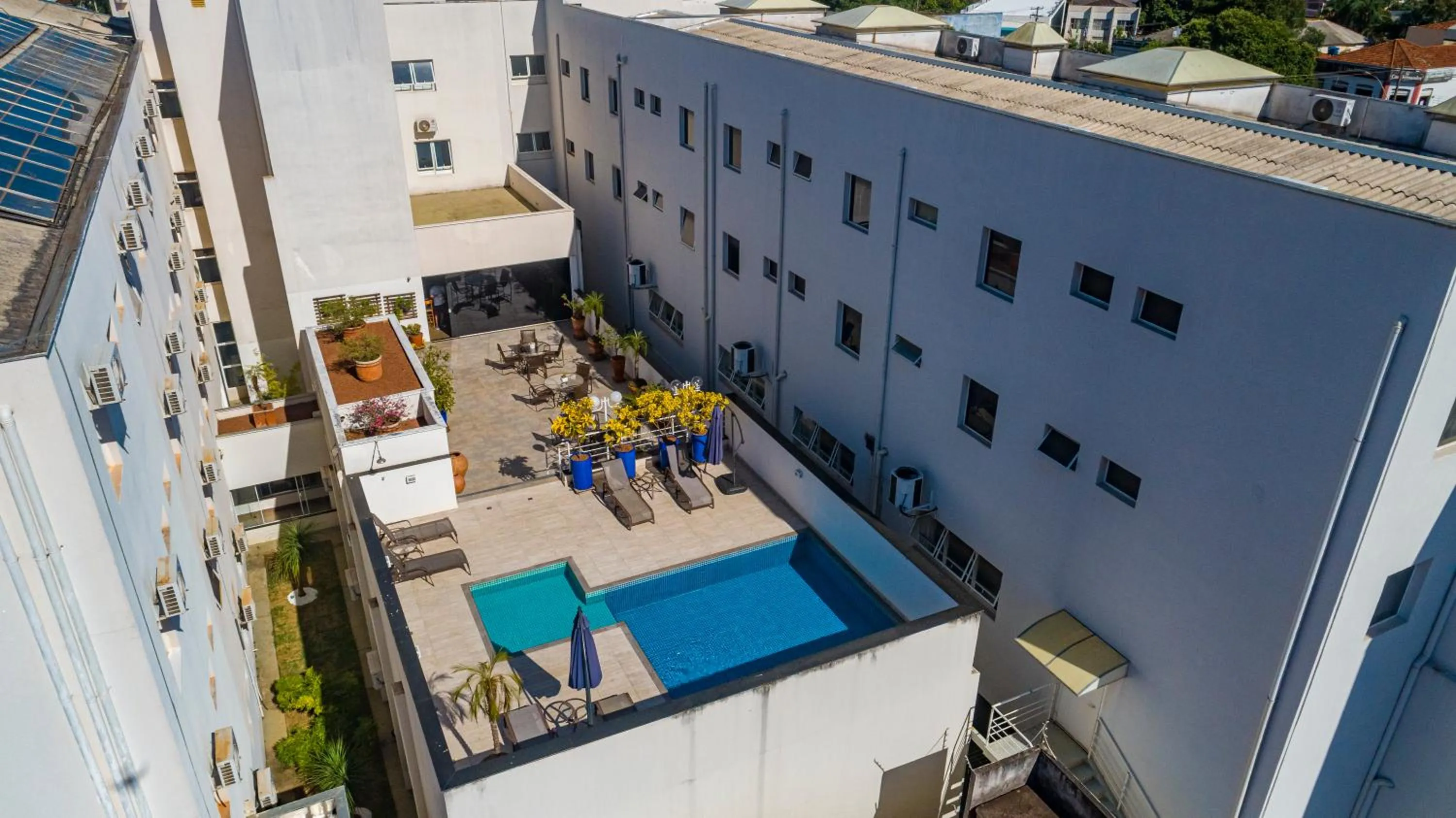Swimming pool in Araçatuba Plaza Hotel