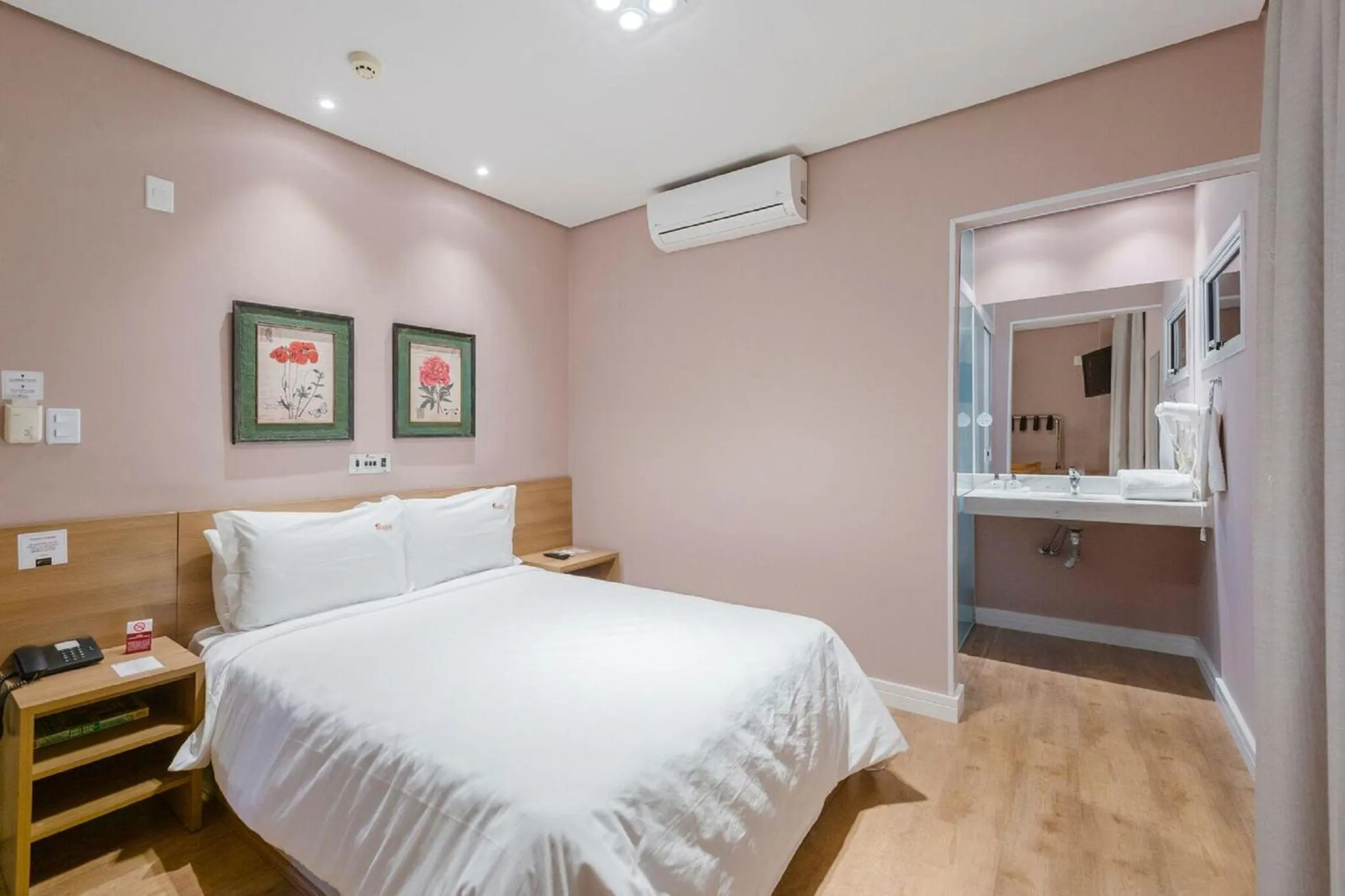 Bed in Araçatuba Plaza Hotel