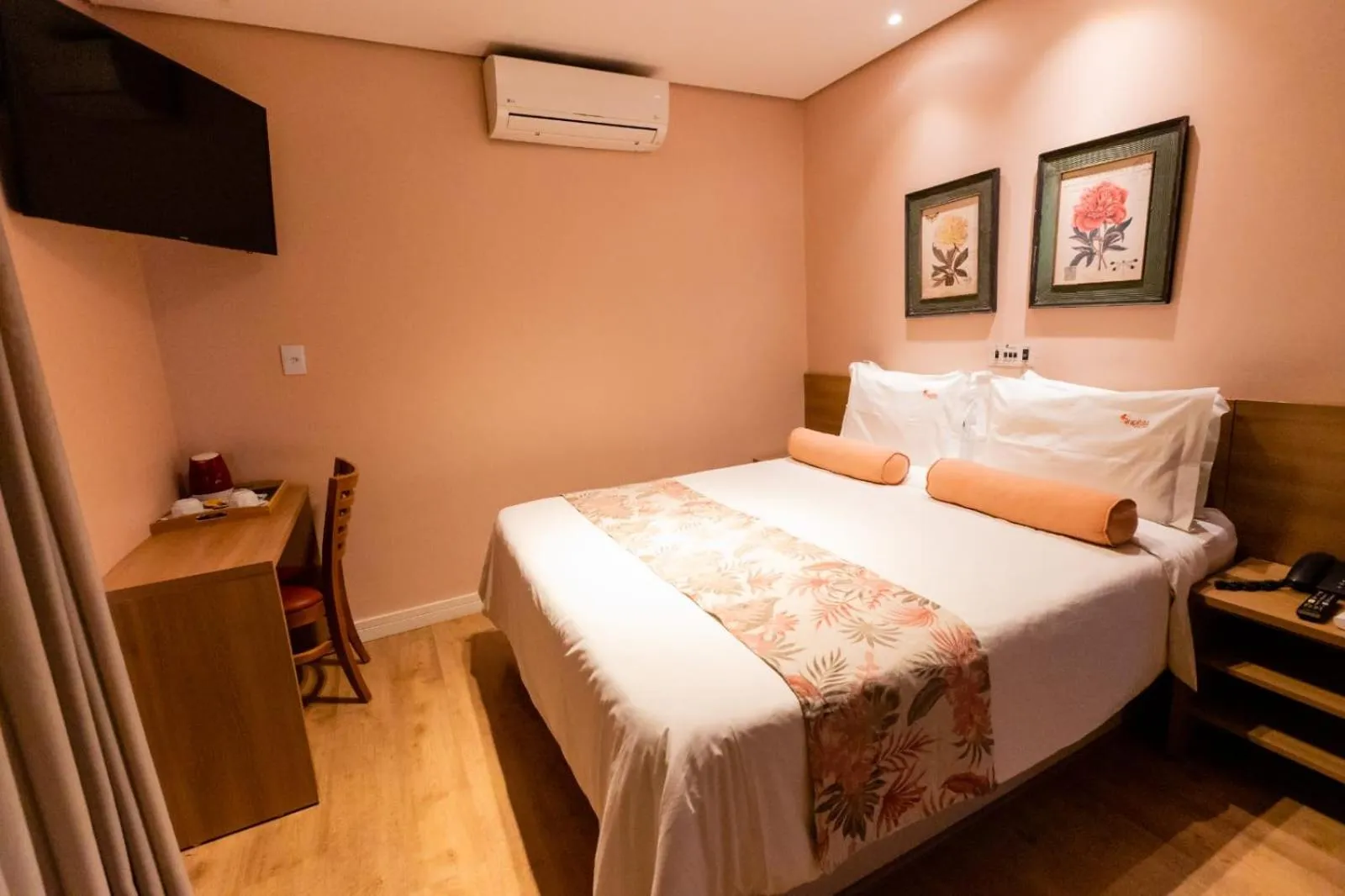 Bed in Araçatuba Plaza Hotel