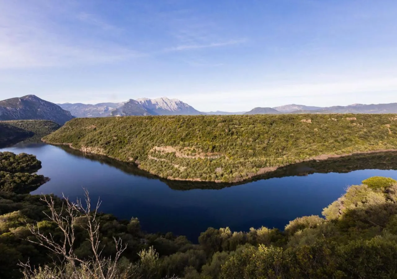 Lake view in Ecoparco Neulè