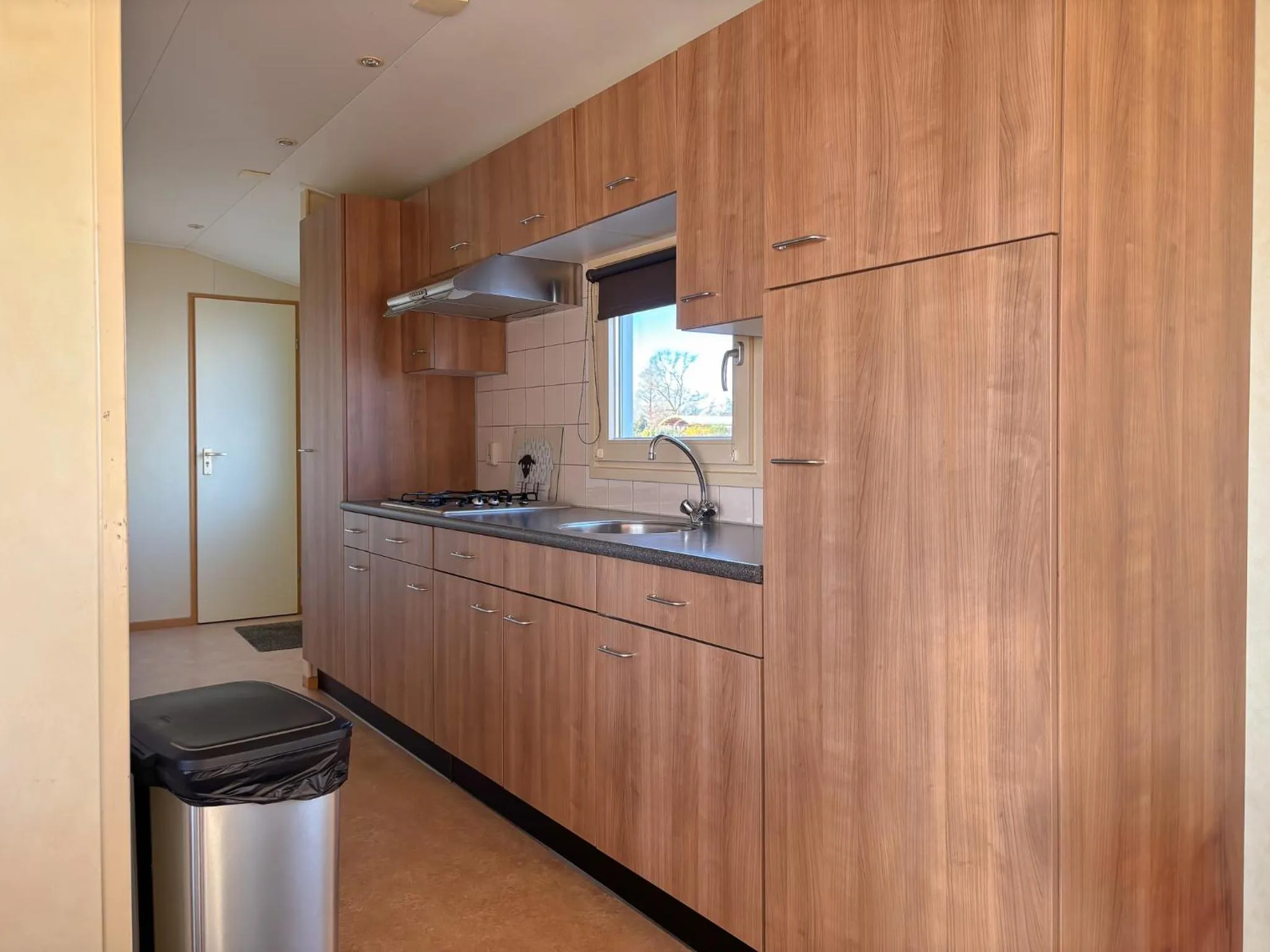 Kitchen or kitchenette in VISSERSLUST Rooms, Apartments and Houseboats
