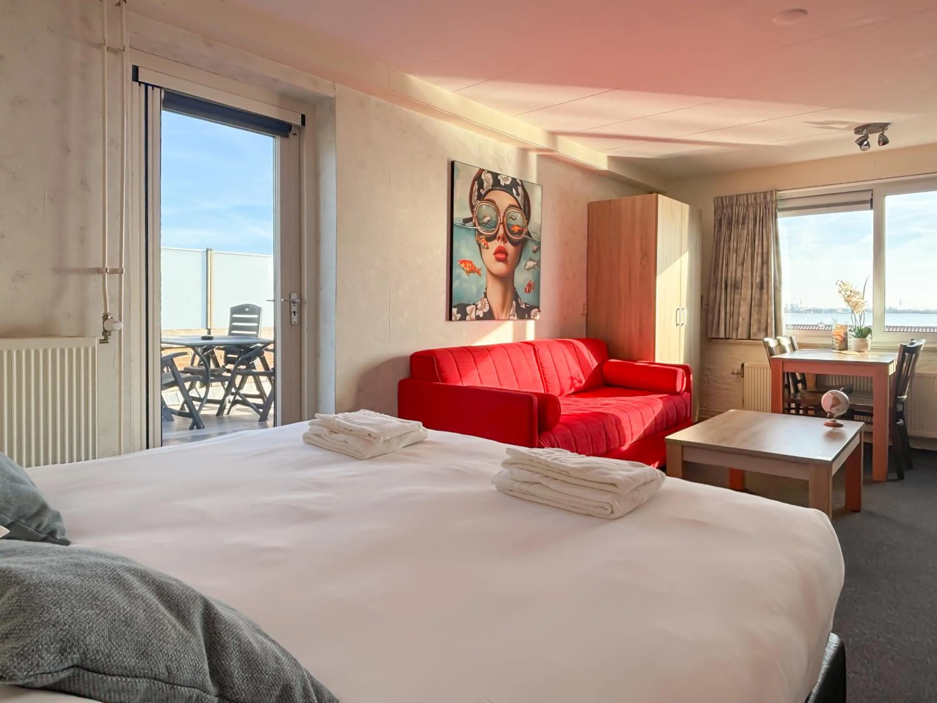 Bedroom, Bed in VISSERSLUST Rooms, Apartments and Houseboats