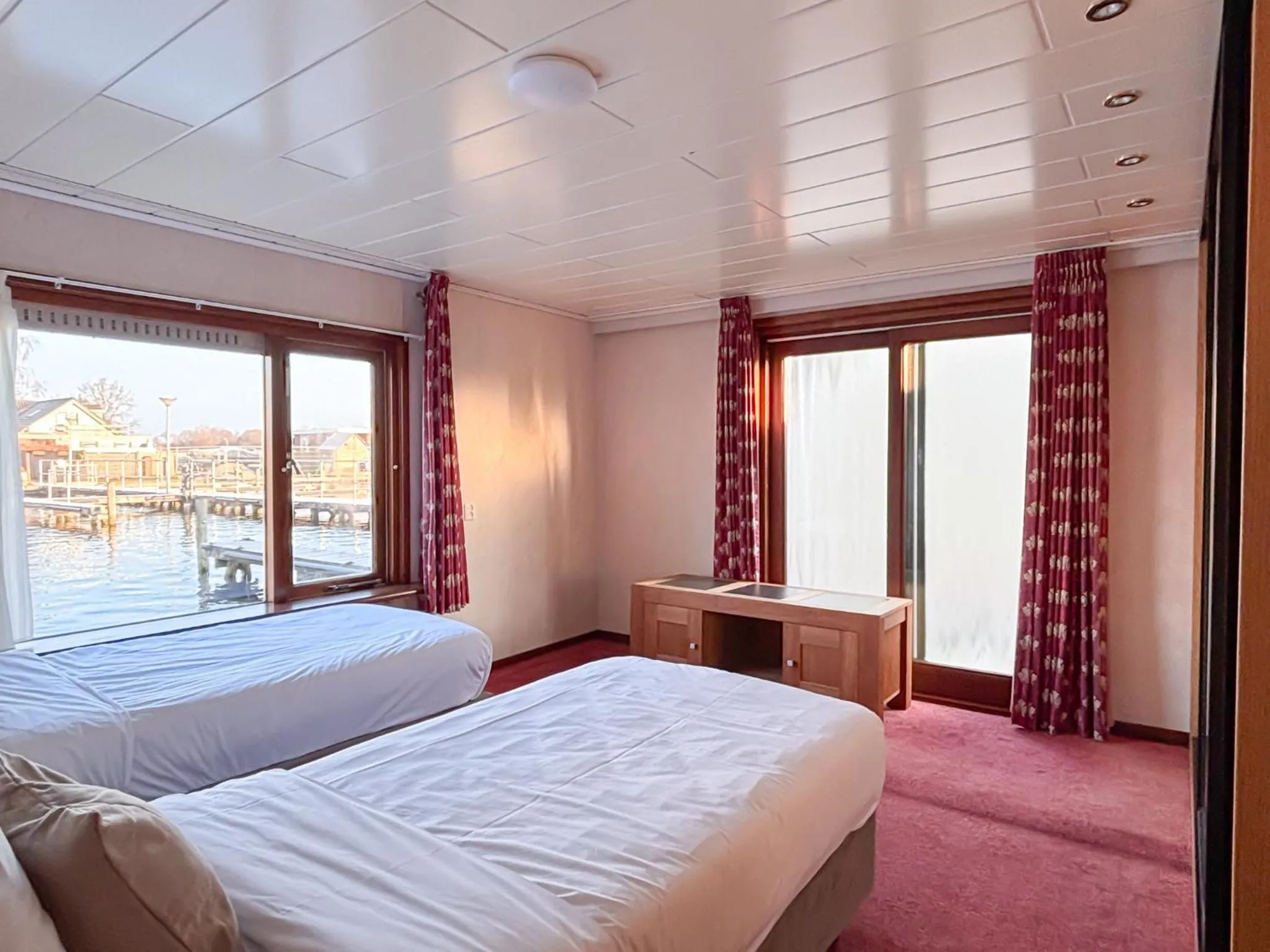Bed in VISSERSLUST Rooms, Apartments and Houseboats