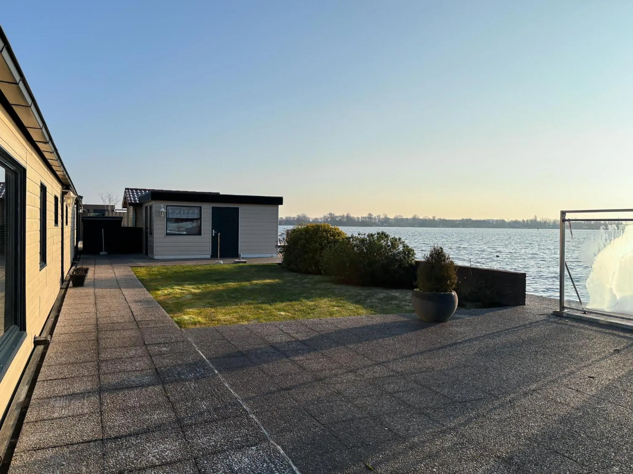 Natural landscape in VISSERSLUST Rooms, Apartments and Houseboats