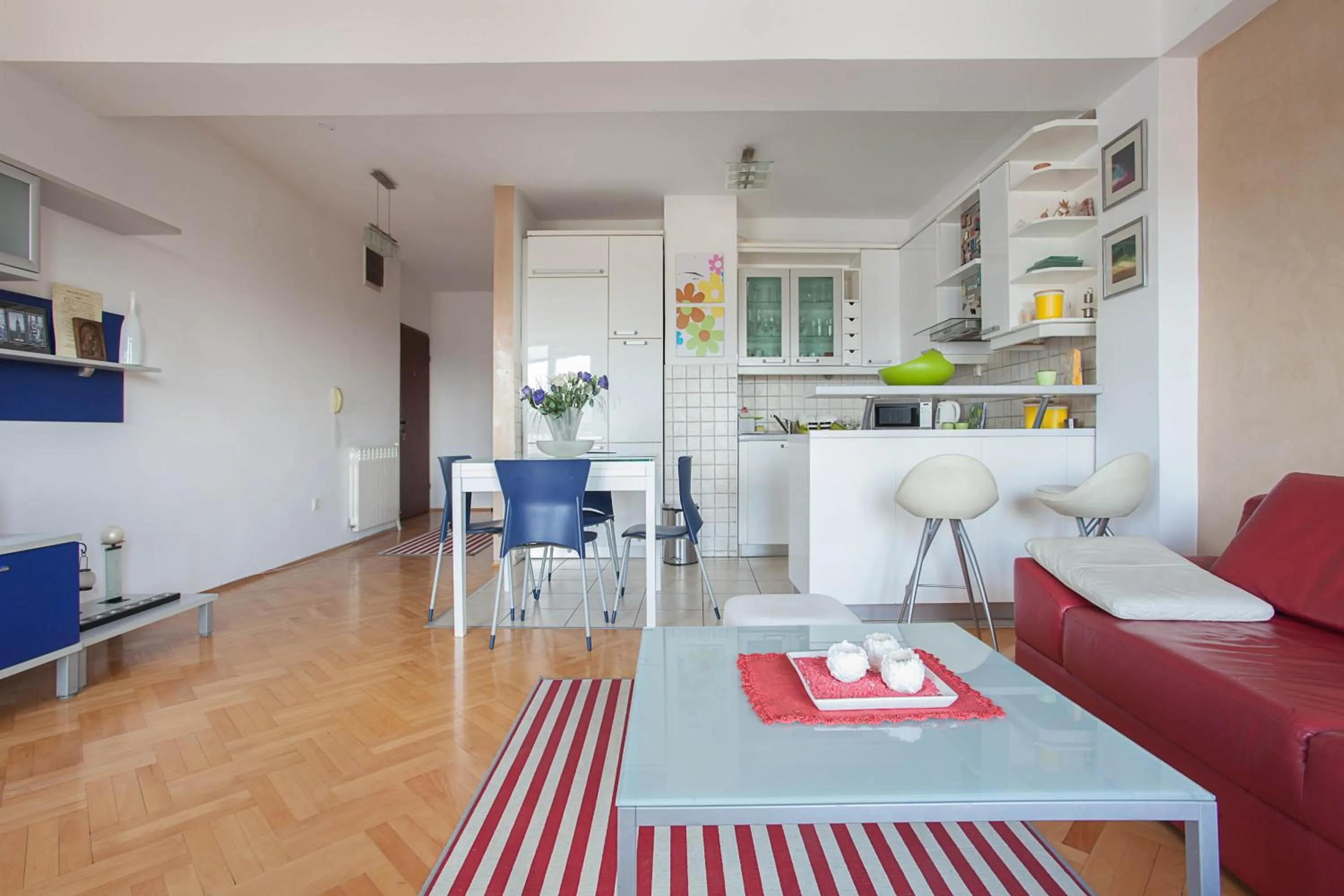 RED APARTMENT