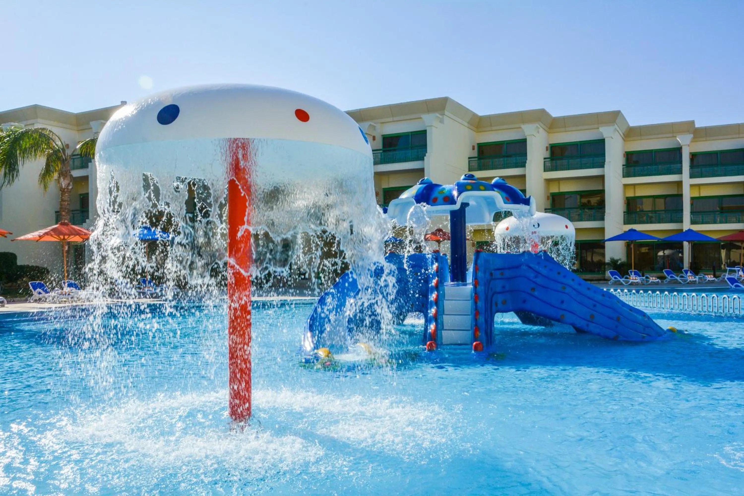 Swimming pool in Swiss Inn Resort Hurghada