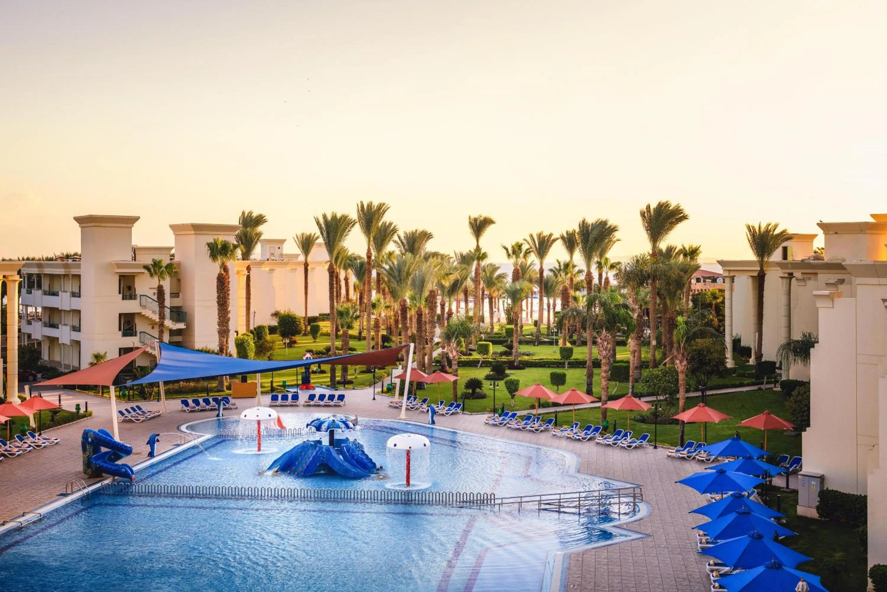 Swimming pool in Swiss Inn Resort Hurghada