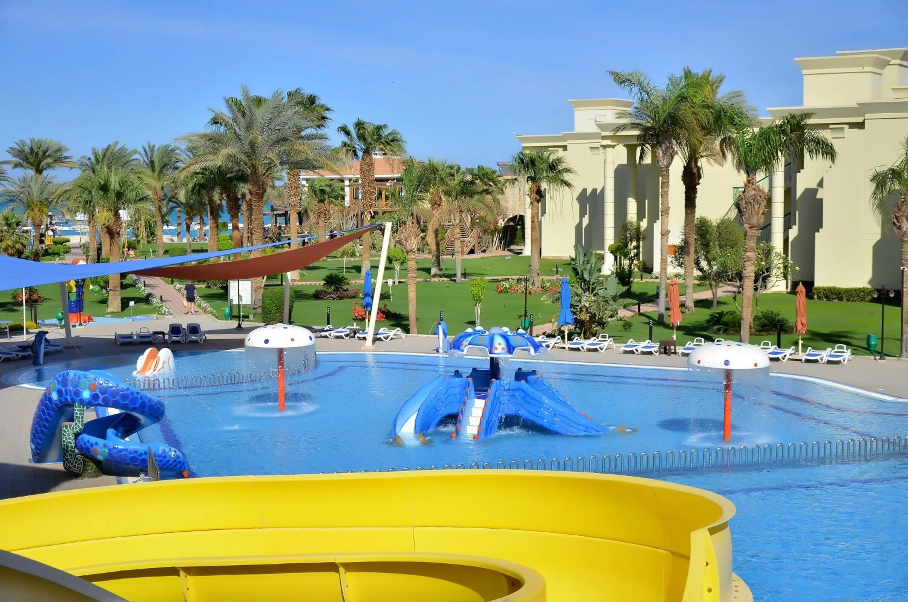 Swimming pool in Swiss Inn Resort Hurghada
