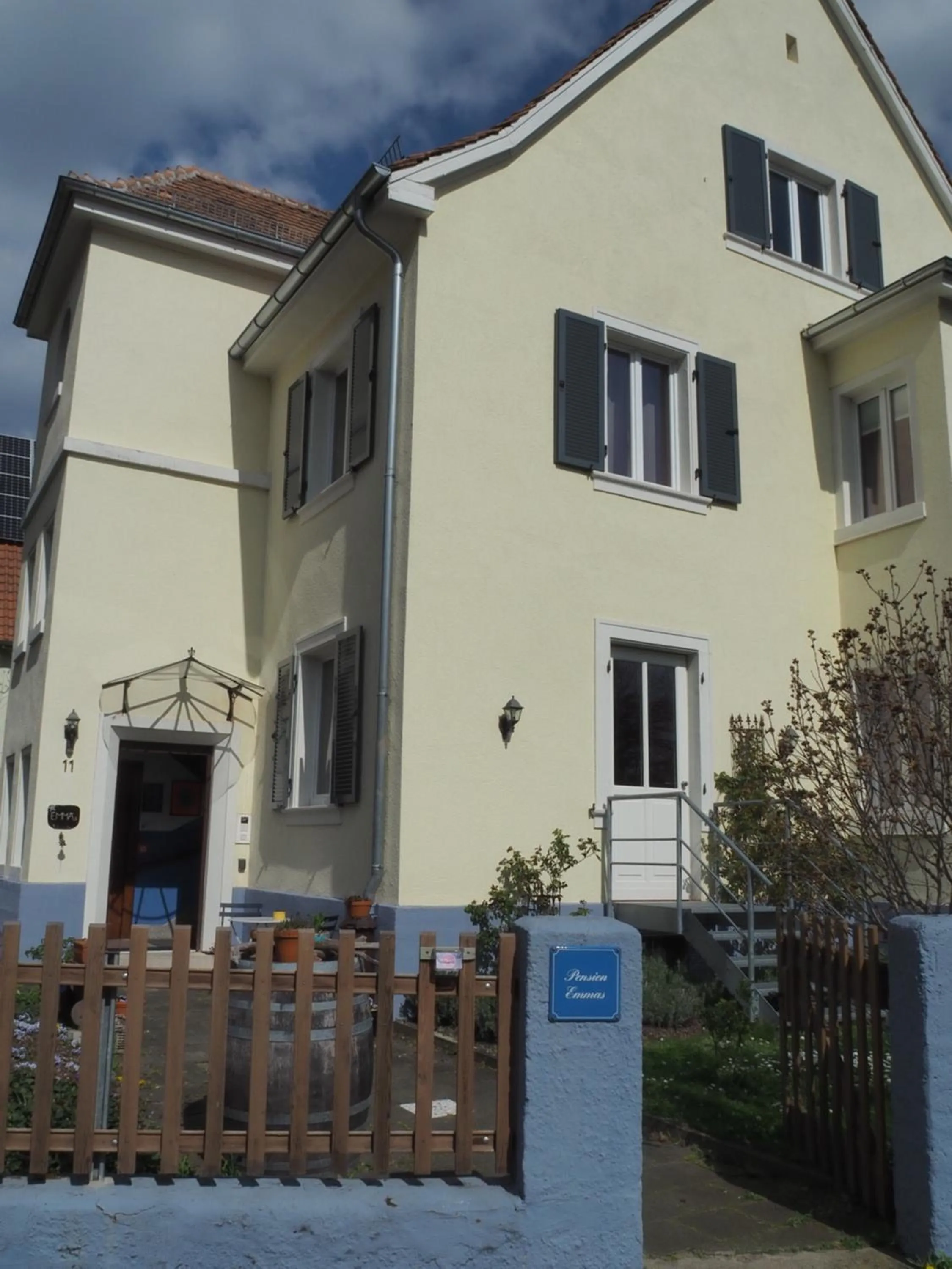 Facade/entrance in Emmas