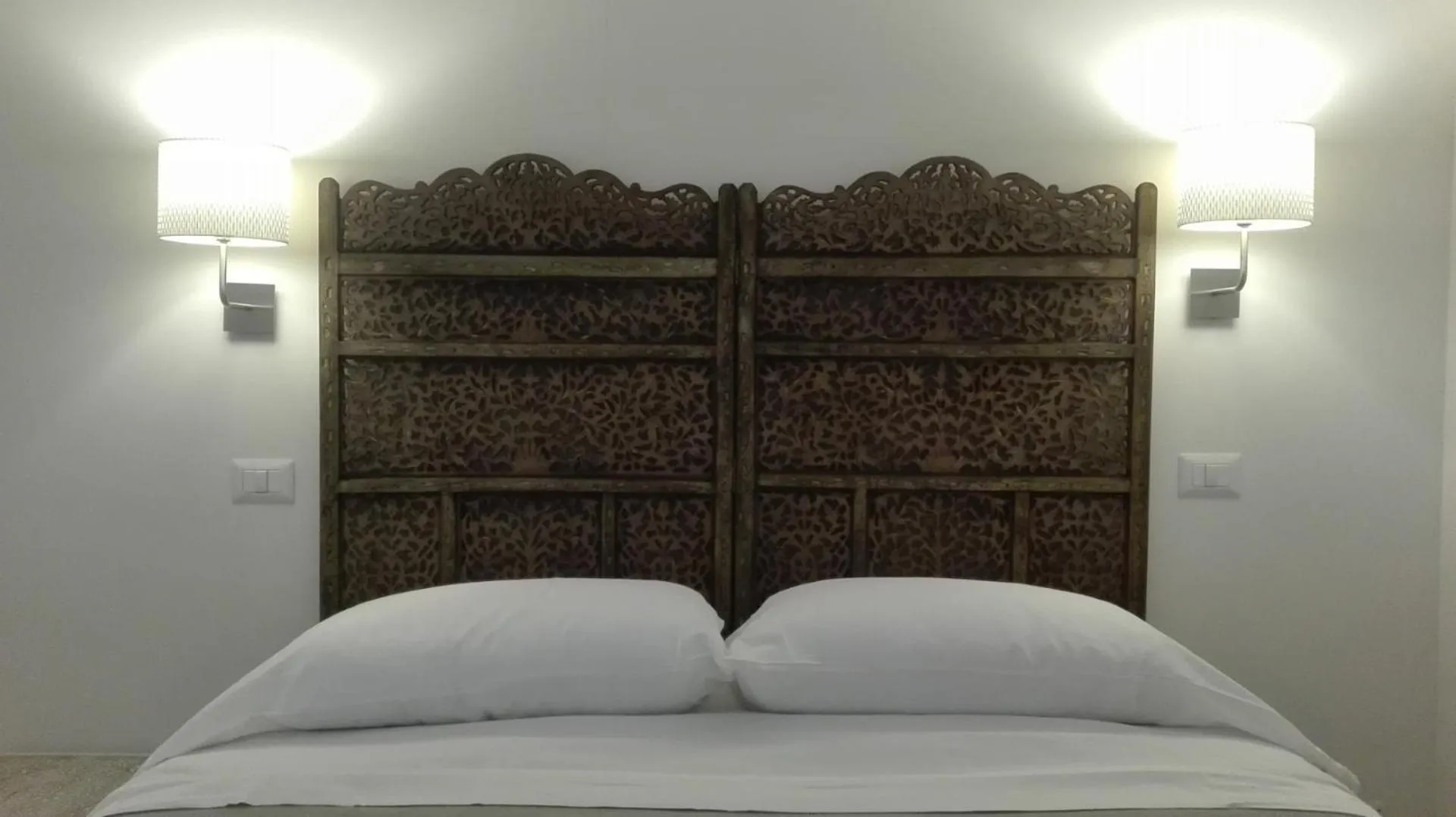 Other, Bed in Piano Nobile by Napoliapartments