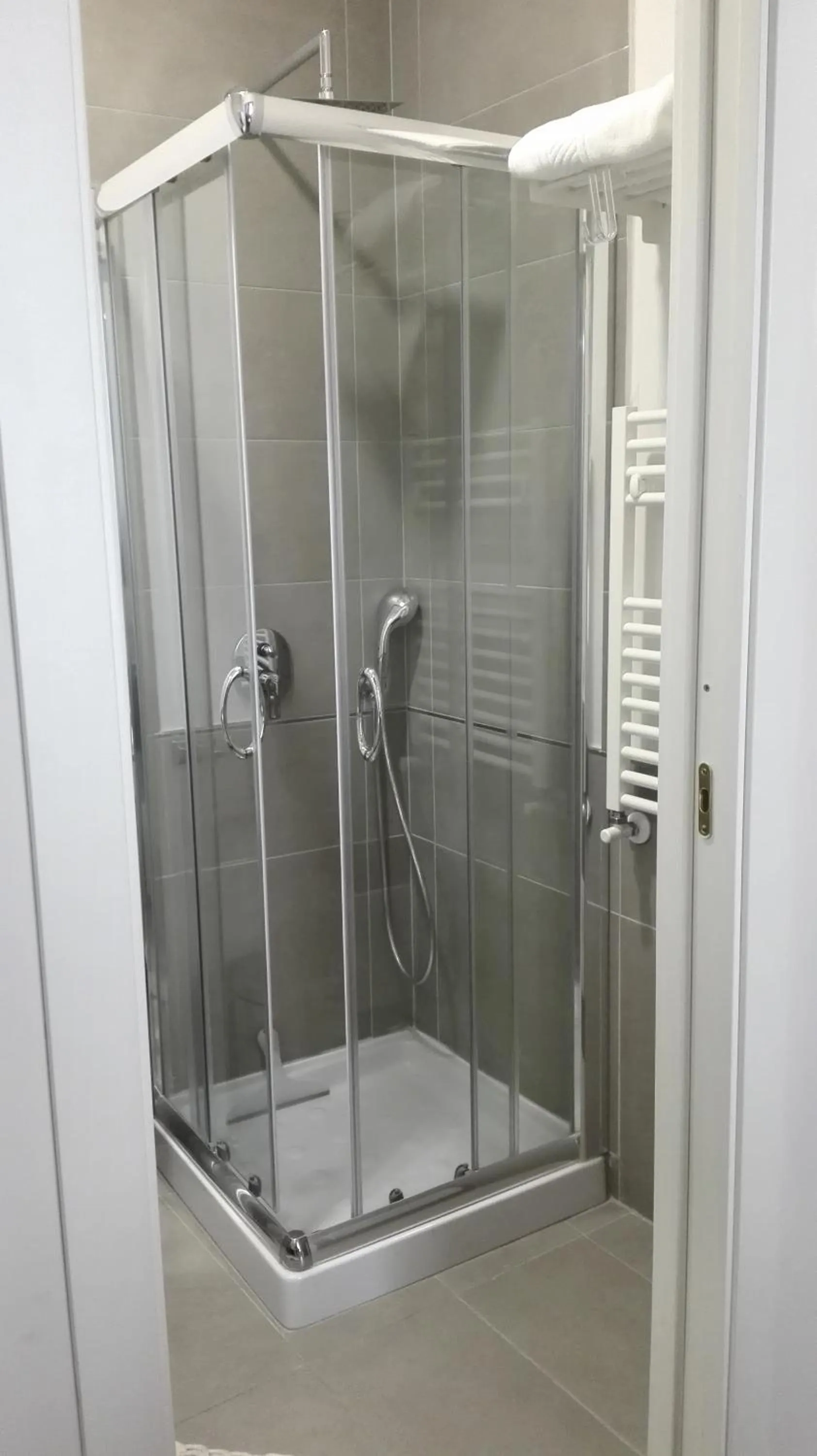 Bathroom in Piano Nobile by Napoliapartments