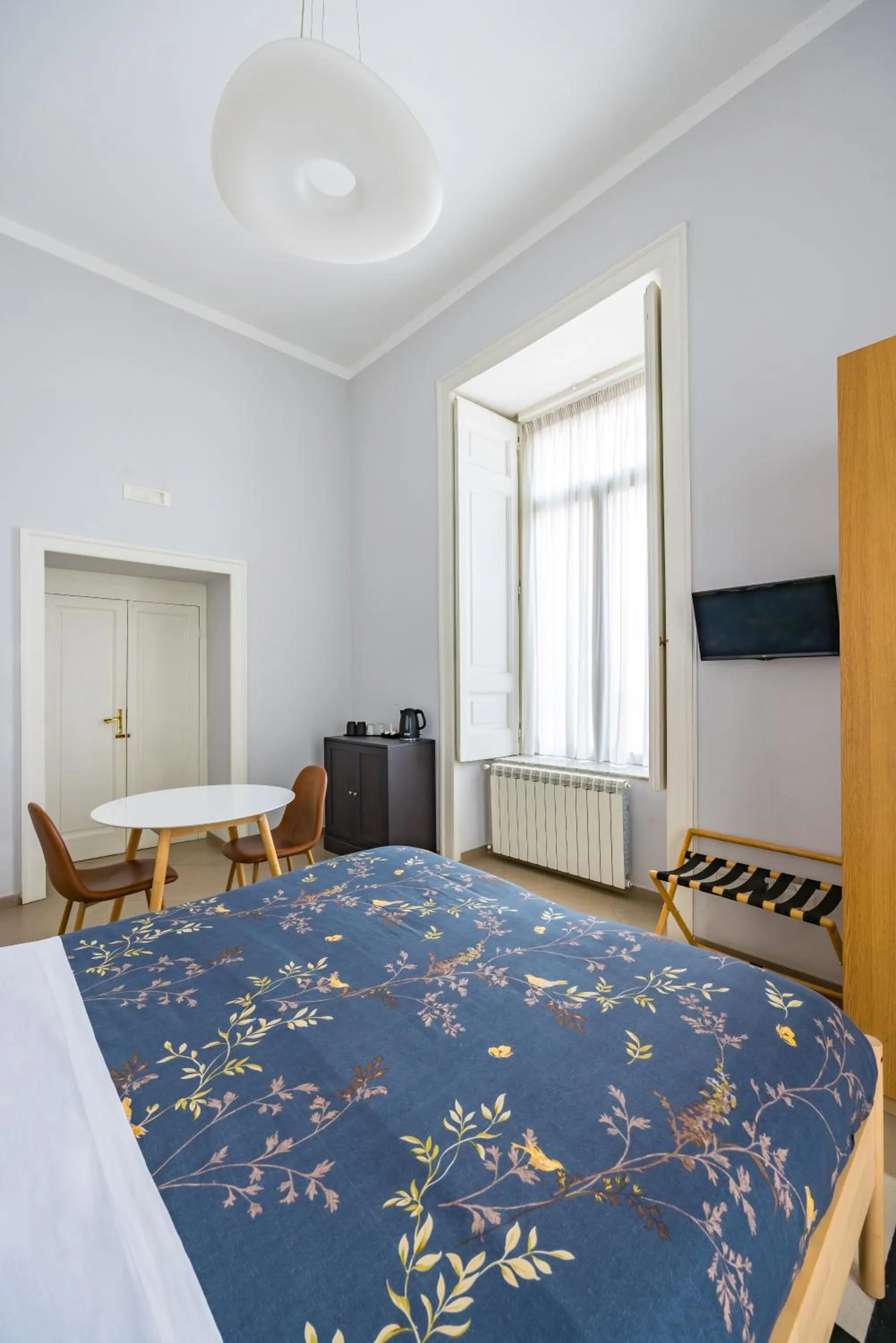 Other, Bed in Piano Nobile by Napoliapartments