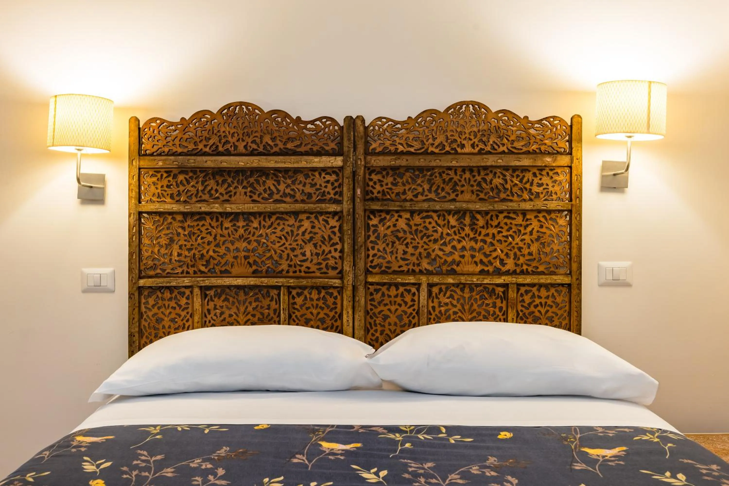 Other, Bed in Piano Nobile by Napoliapartments