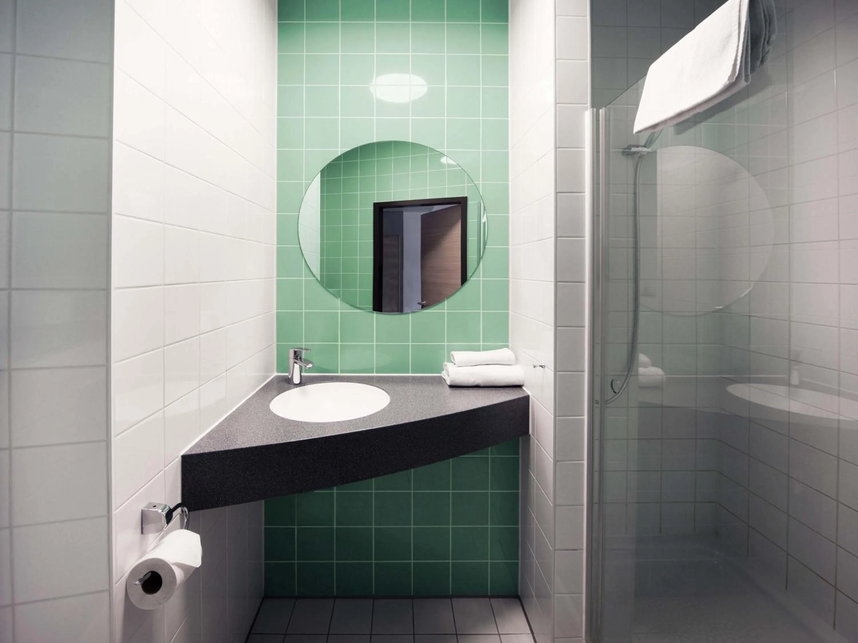 Bathroom in B&B Hotel Jena