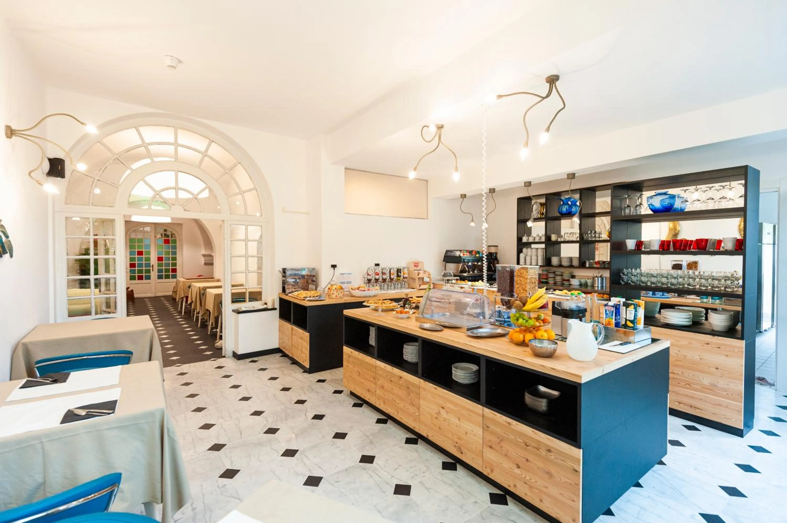 Buffet breakfast in Hotel Melograno