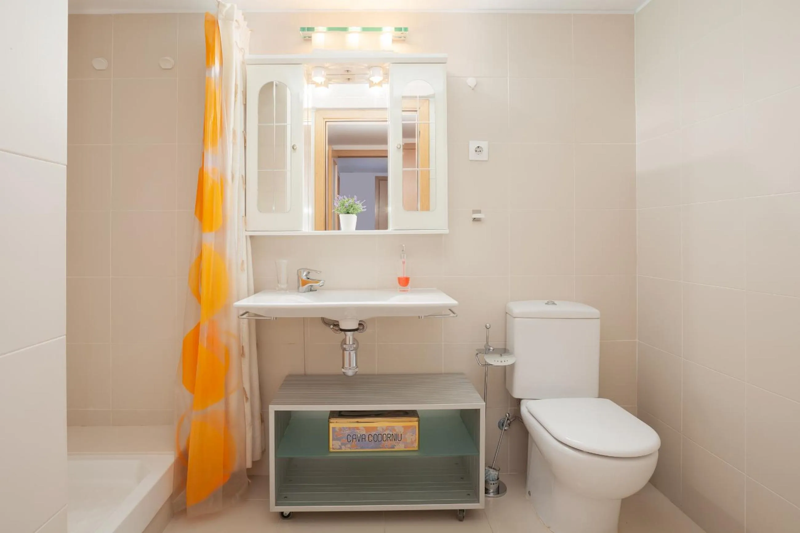 Shower in Lets Holidays Excellent apartment next beach 6