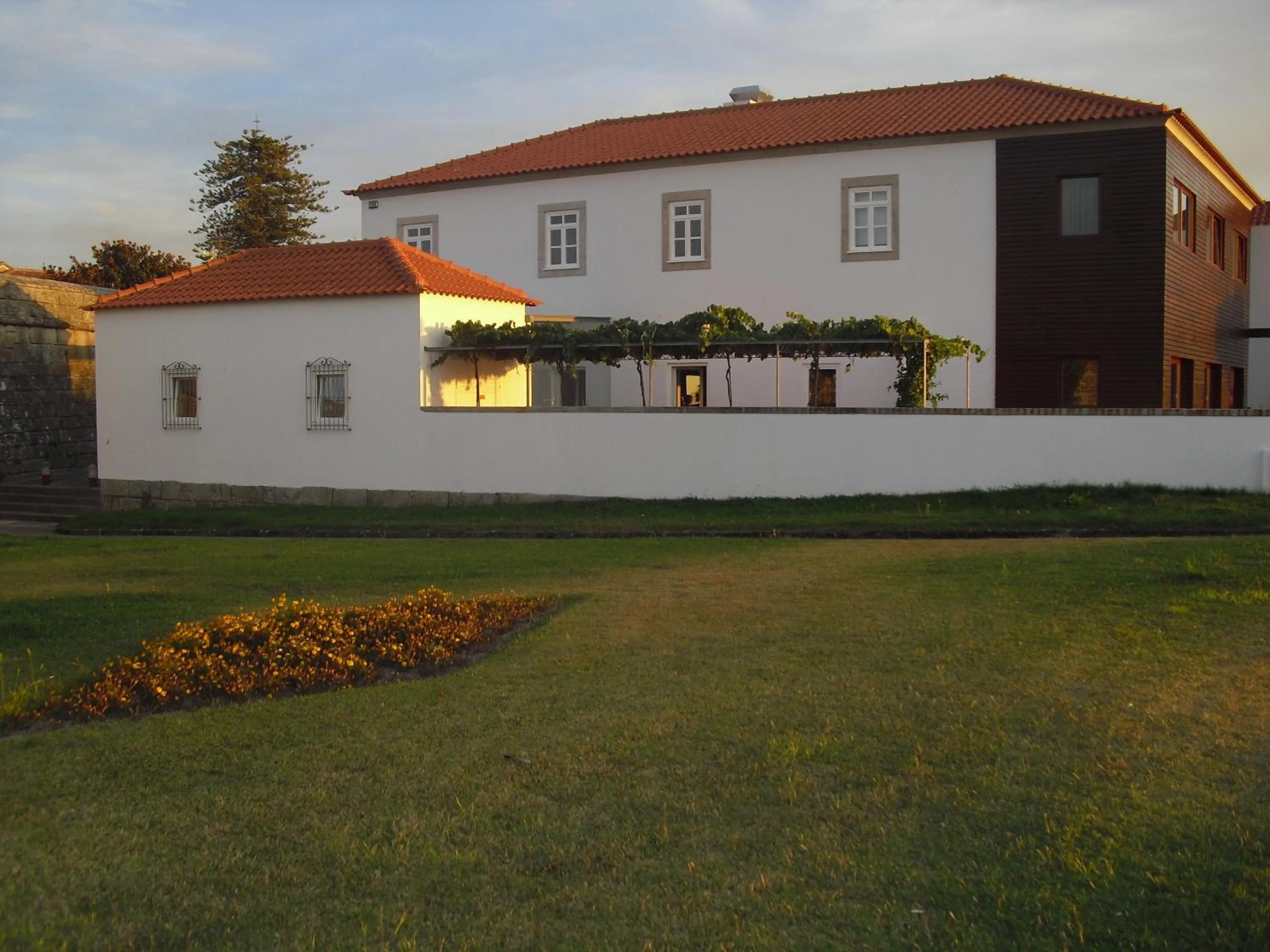 Facade/entrance in Muralha de Caminha