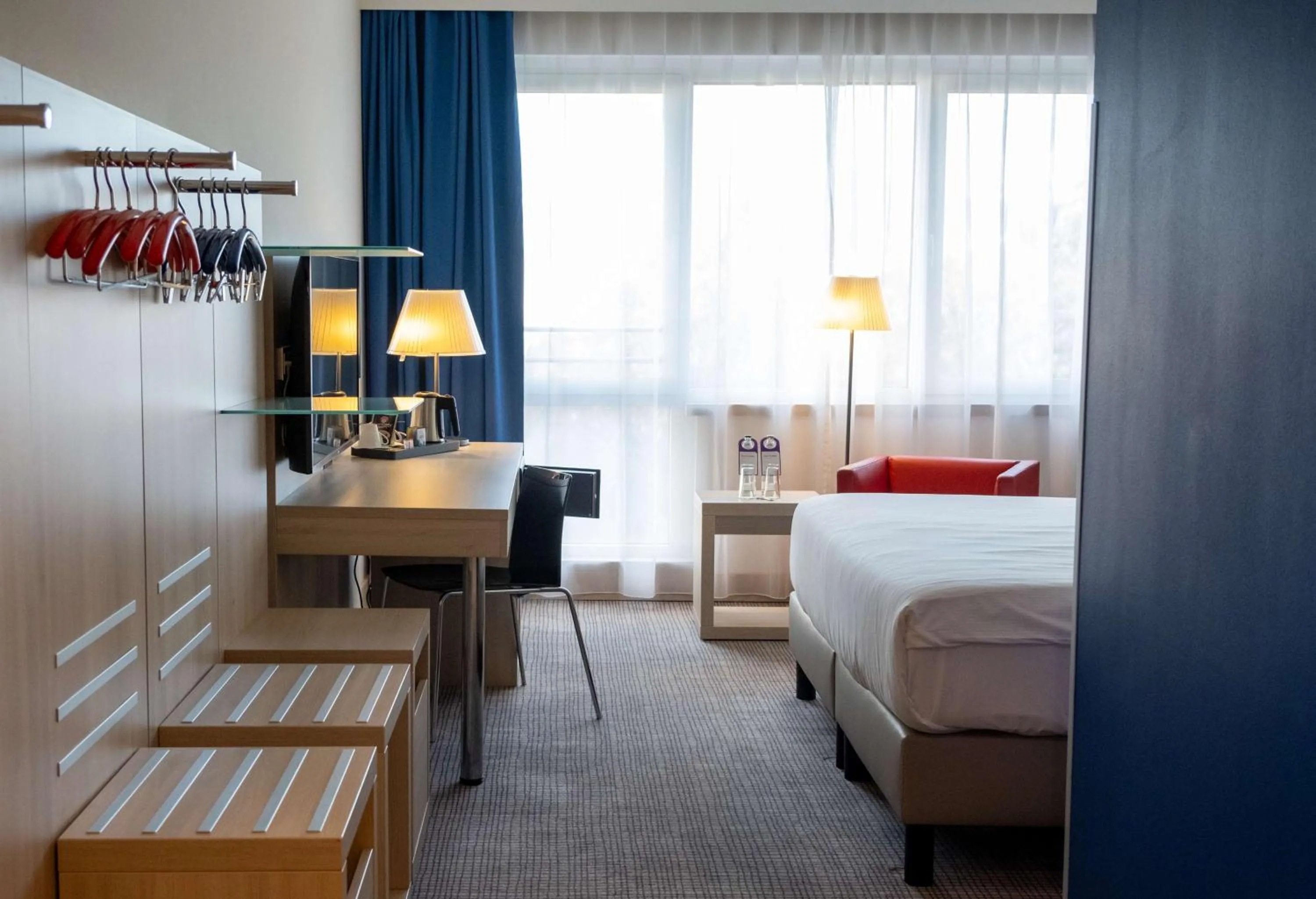 Bedroom, Bed in Park Inn by Radisson Linz