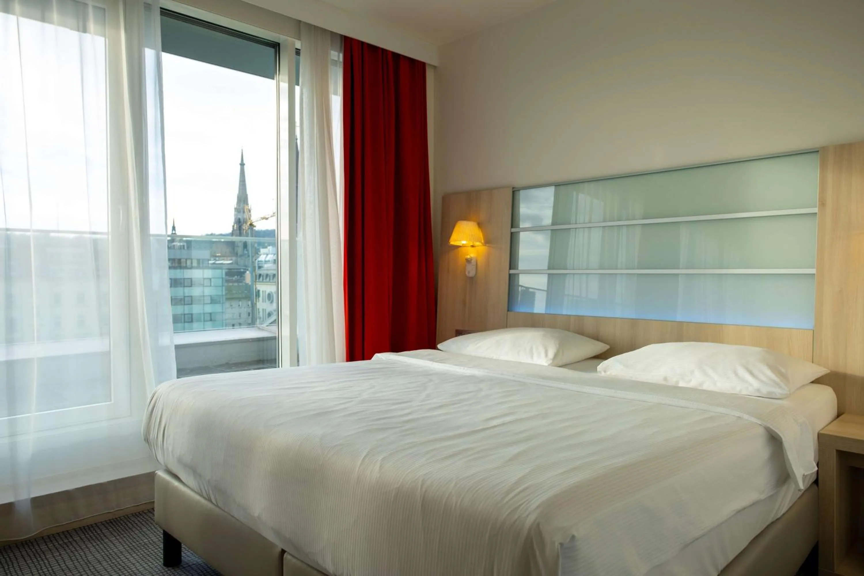 Photo of the whole room, Bed in Park Inn by Radisson Linz